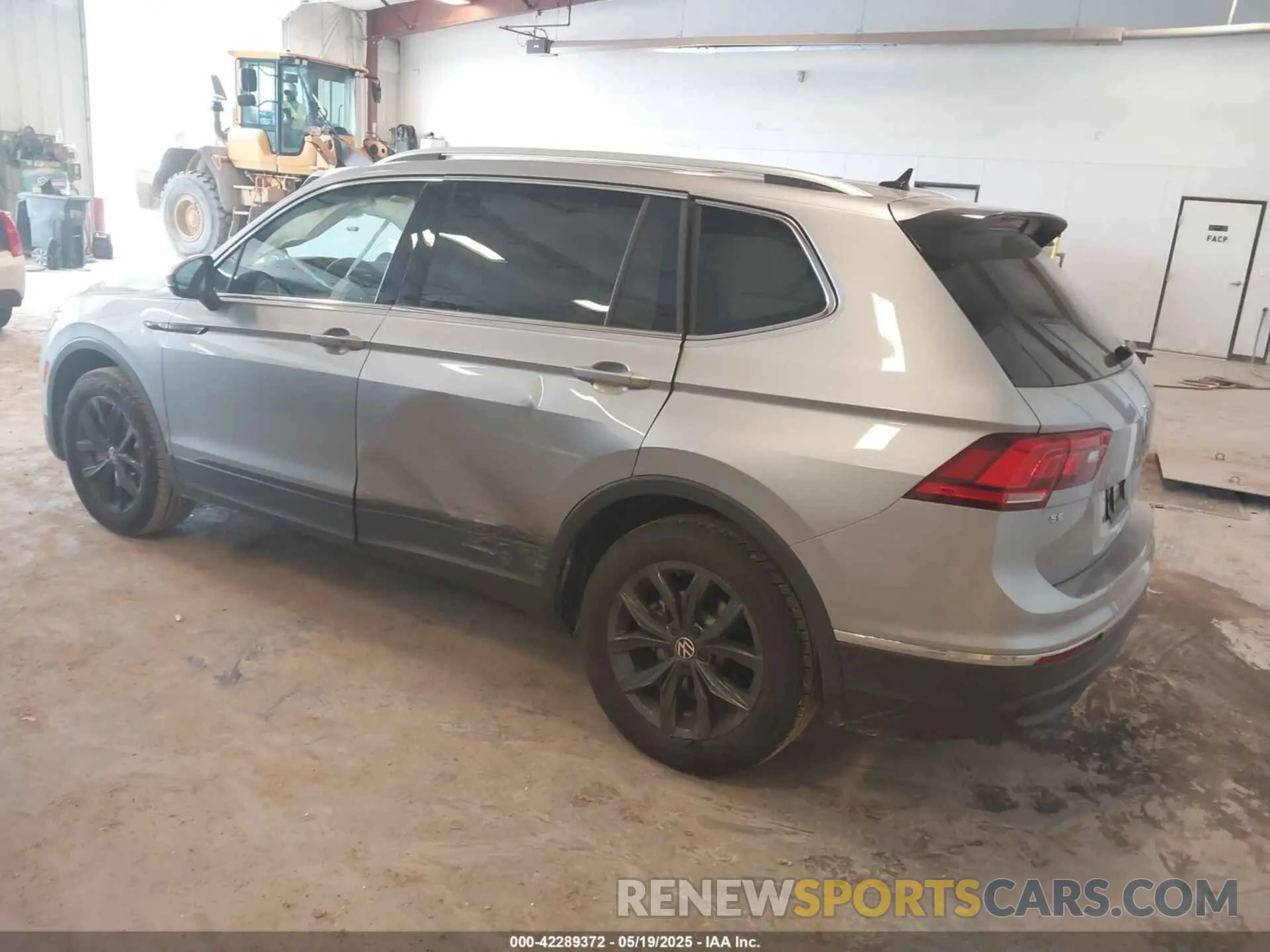 3 Photograph of a damaged car 3VVMB7AX7RM168679 VOLKSWAGEN TIGUAN 2024