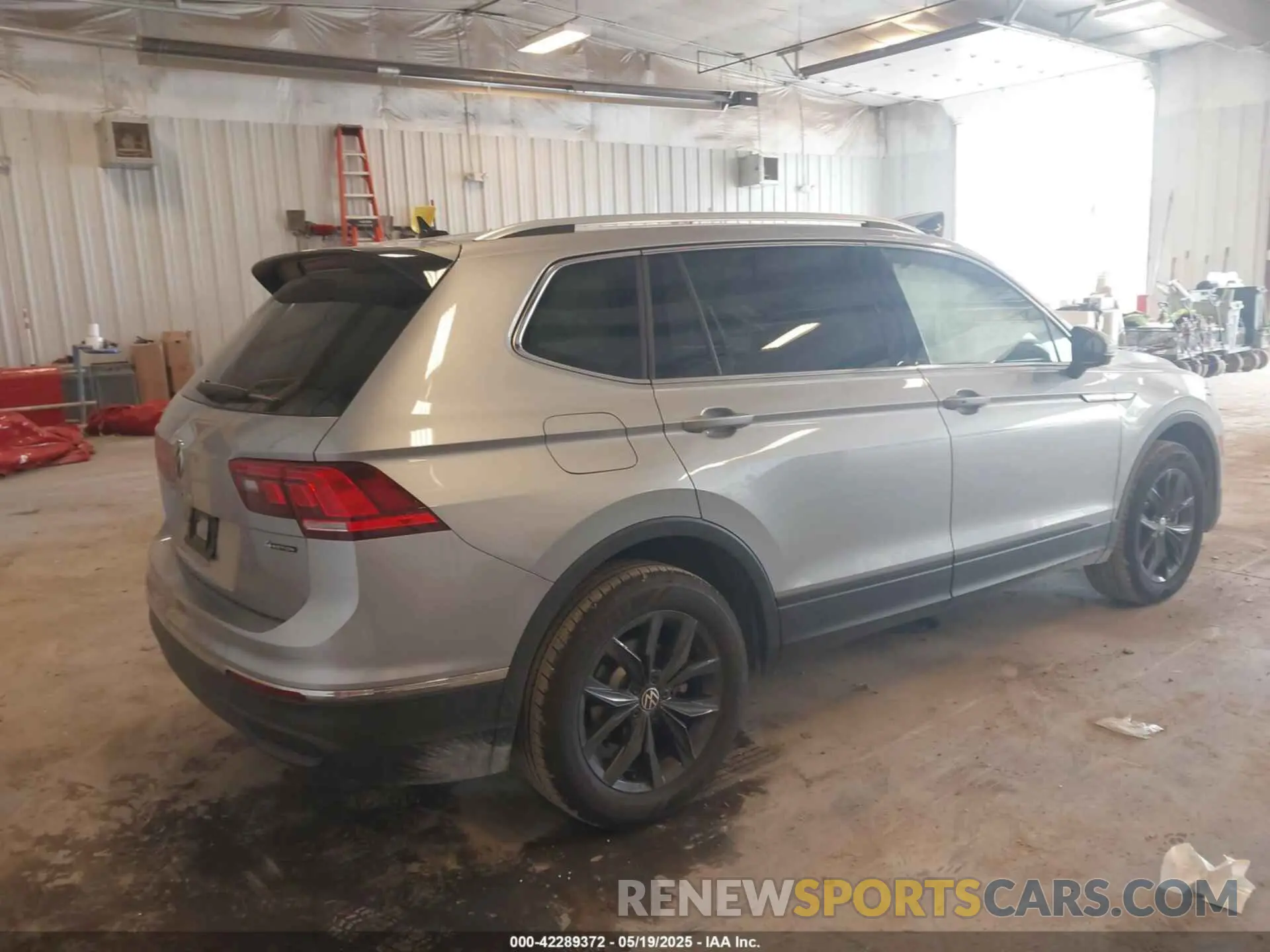 4 Photograph of a damaged car 3VVMB7AX7RM168679 VOLKSWAGEN TIGUAN 2024