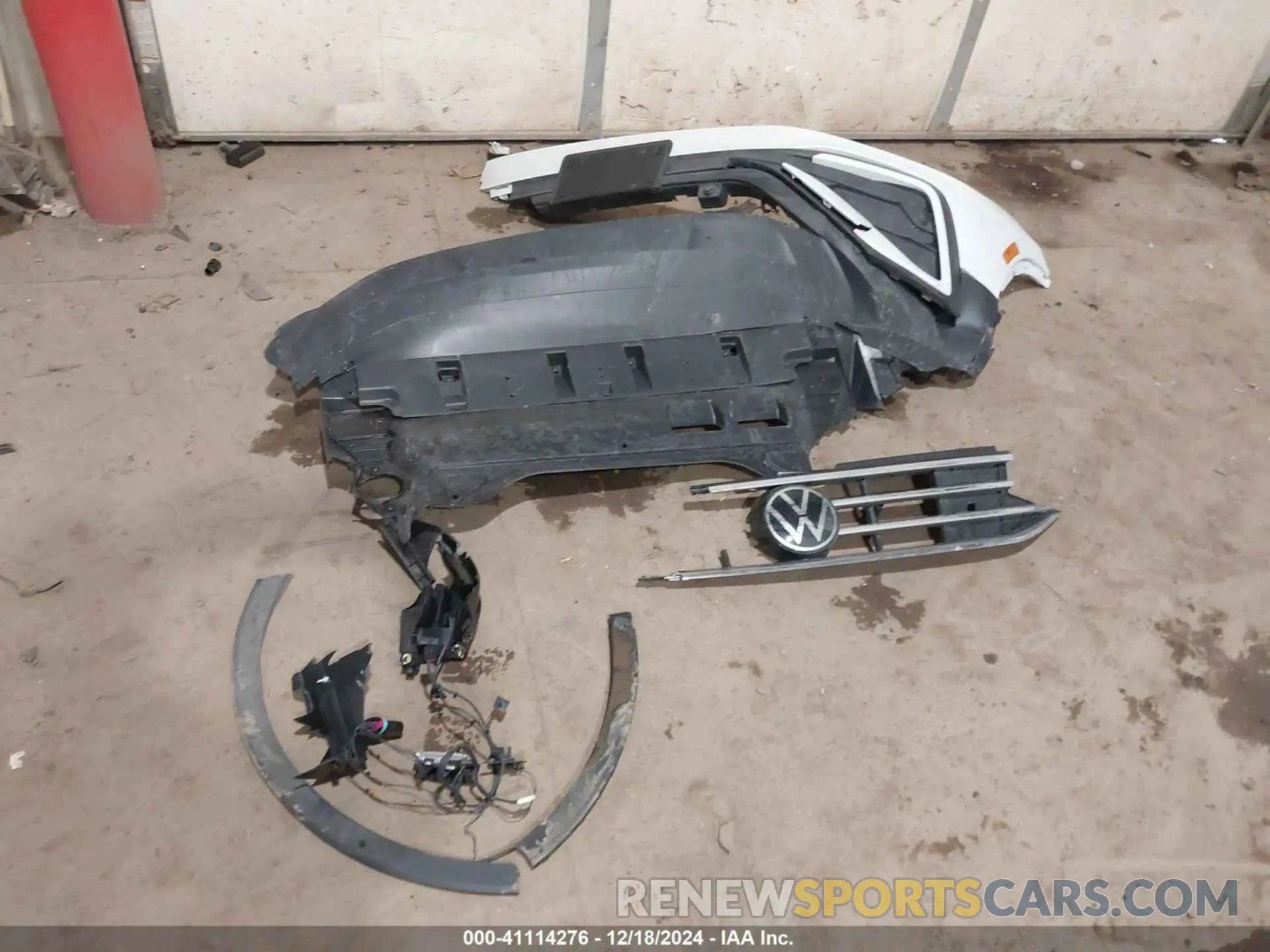 12 Photograph of a damaged car 3VVMB7AX9RM108094 VOLKSWAGEN TIGUAN 2024