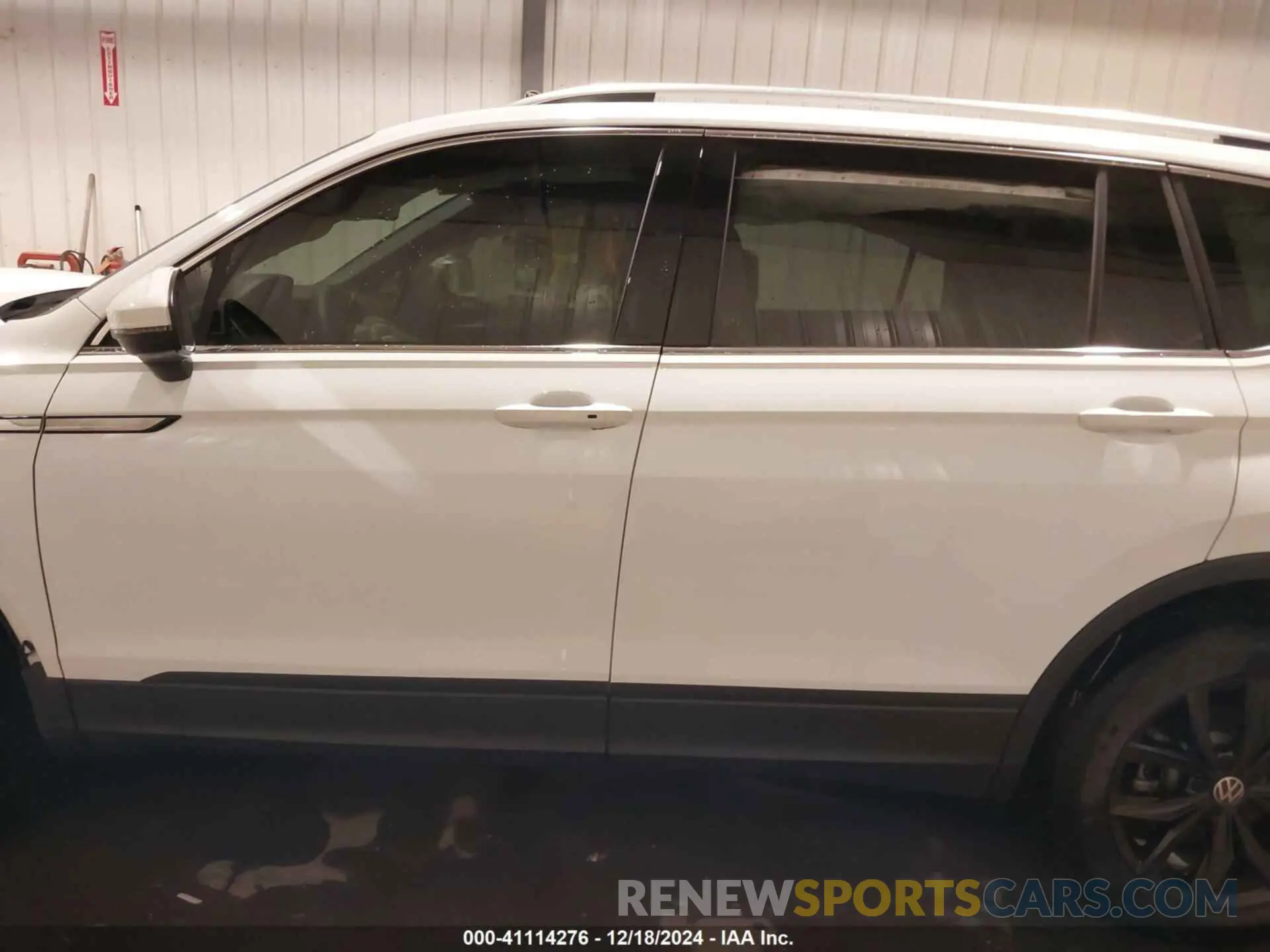 15 Photograph of a damaged car 3VVMB7AX9RM108094 VOLKSWAGEN TIGUAN 2024