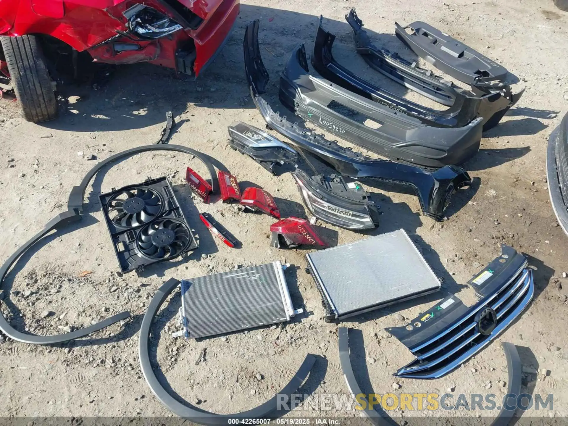 12 Photograph of a damaged car 3VVMB7AX9RM125851 VOLKSWAGEN TIGUAN 2024
