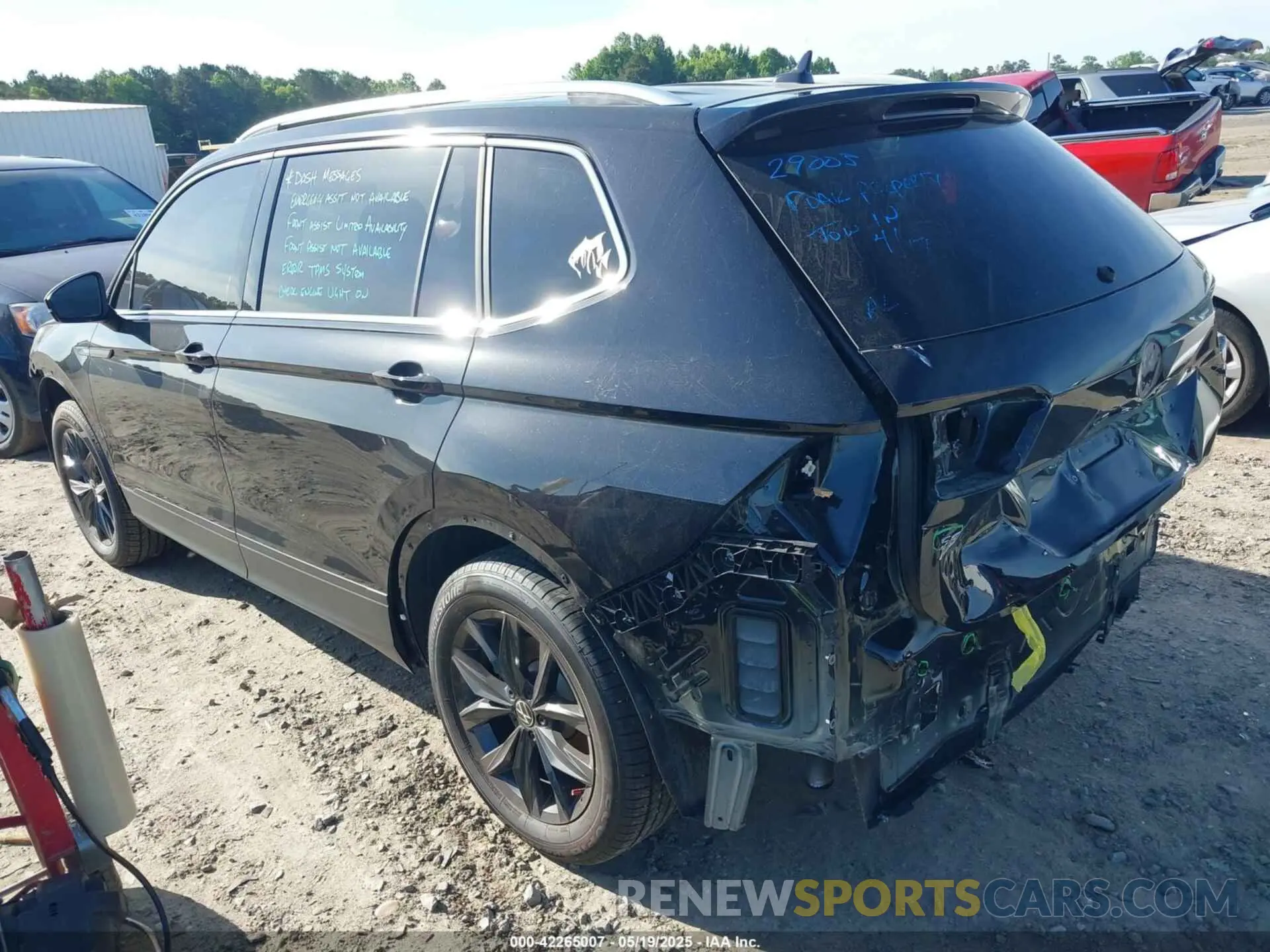 3 Photograph of a damaged car 3VVMB7AX9RM125851 VOLKSWAGEN TIGUAN 2024