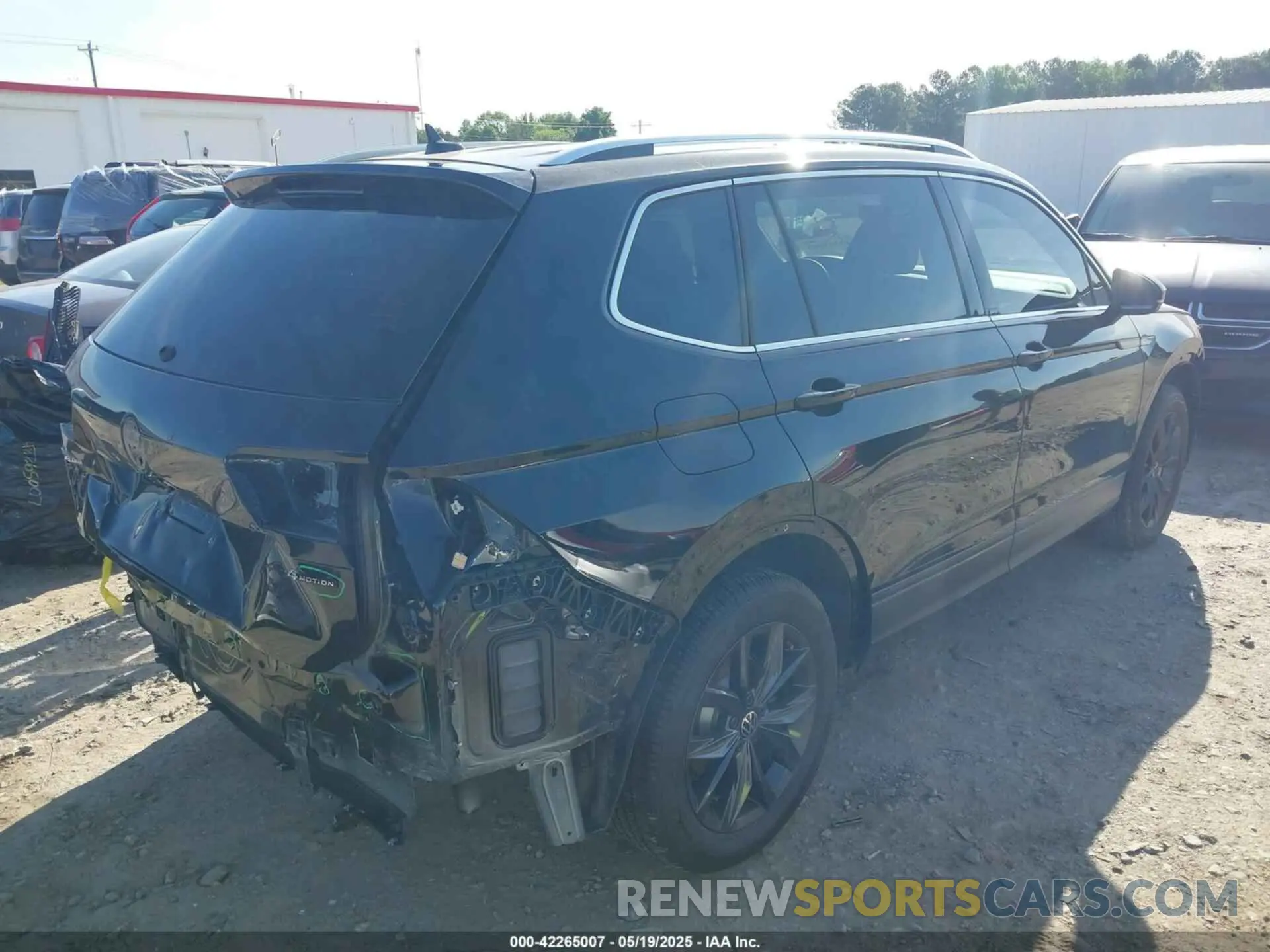 4 Photograph of a damaged car 3VVMB7AX9RM125851 VOLKSWAGEN TIGUAN 2024