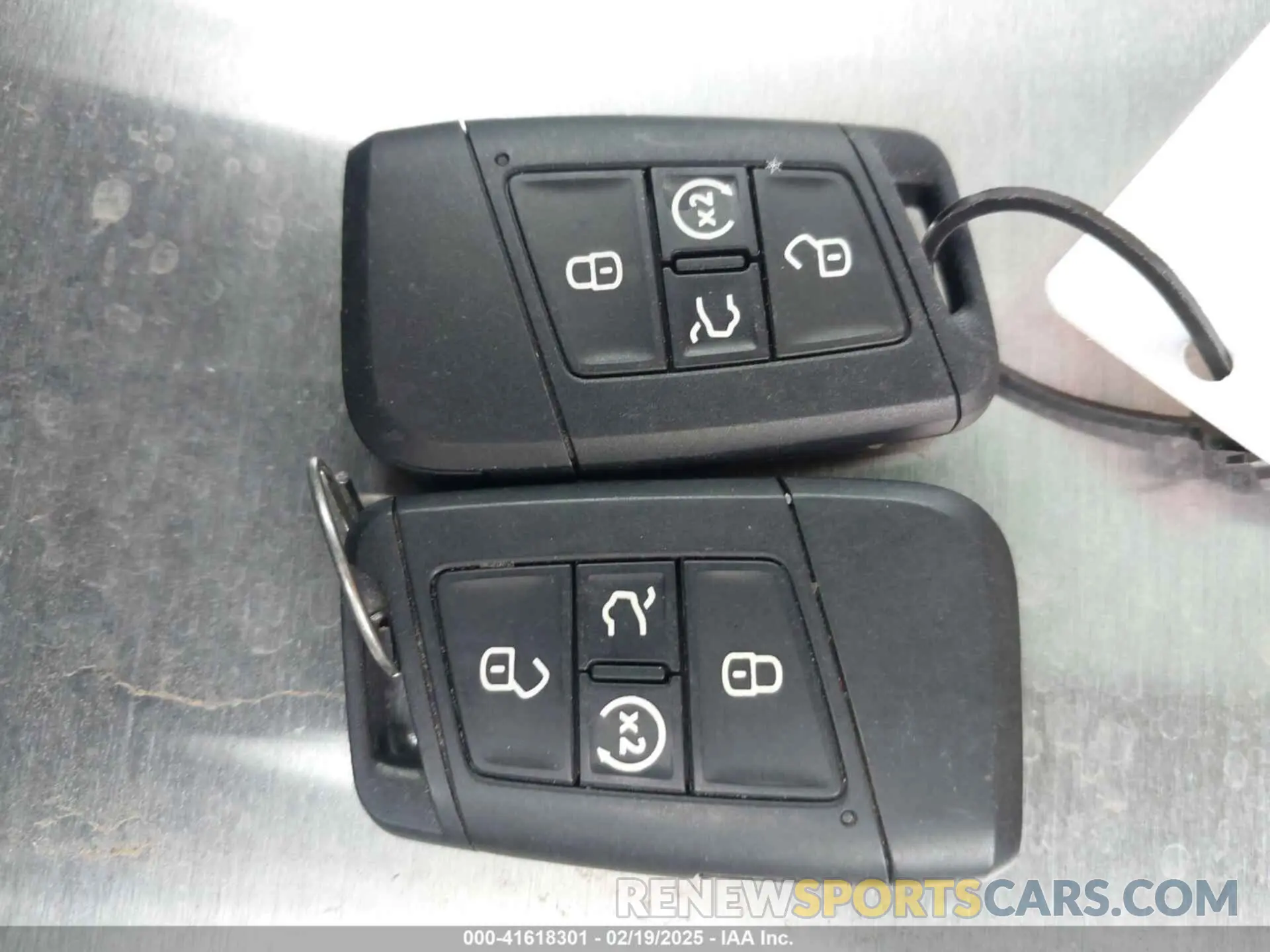 11 Photograph of a damaged car 3VVNB7AX0RM033743 VOLKSWAGEN TIGUAN 2024