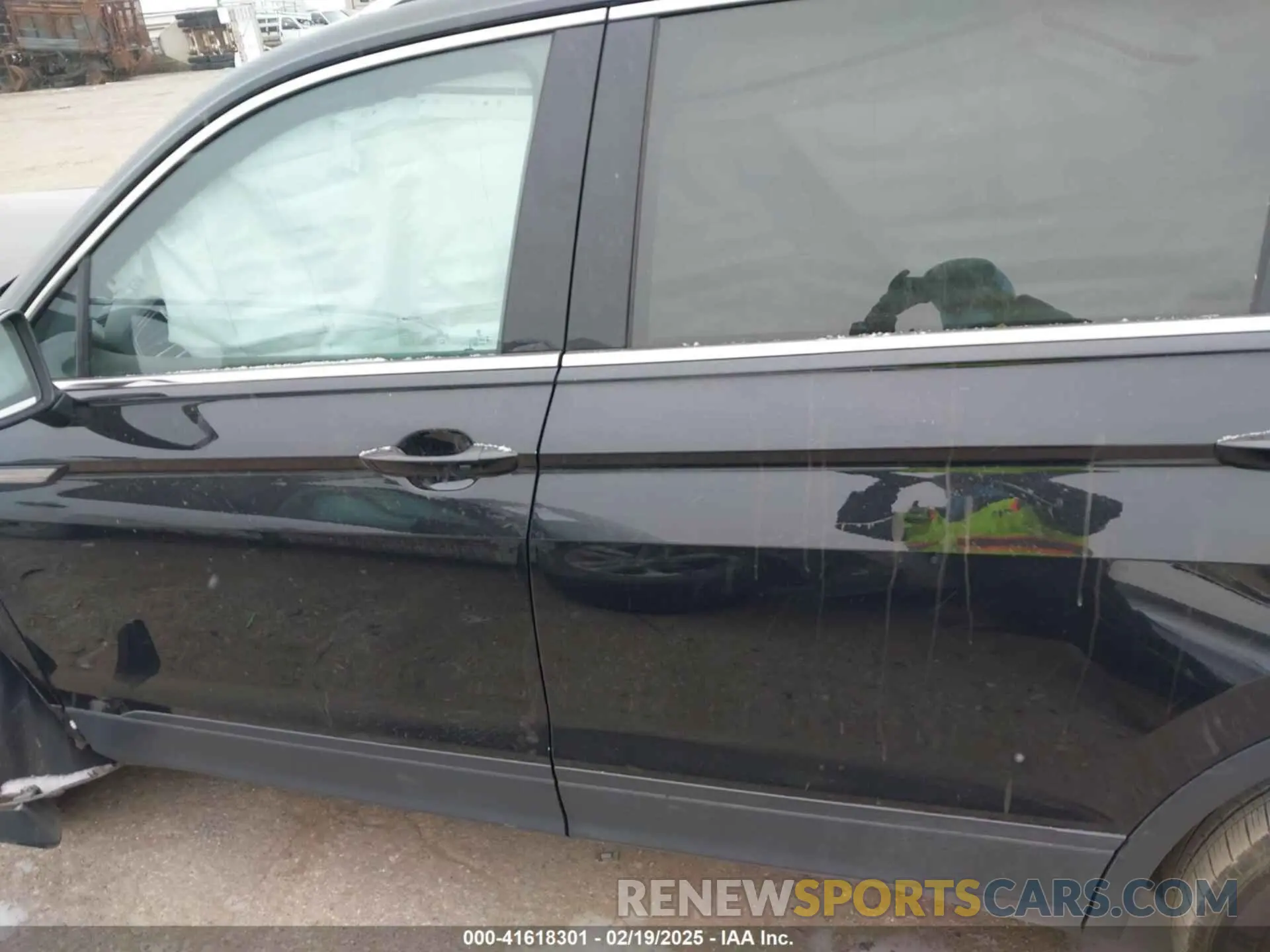14 Photograph of a damaged car 3VVNB7AX0RM033743 VOLKSWAGEN TIGUAN 2024