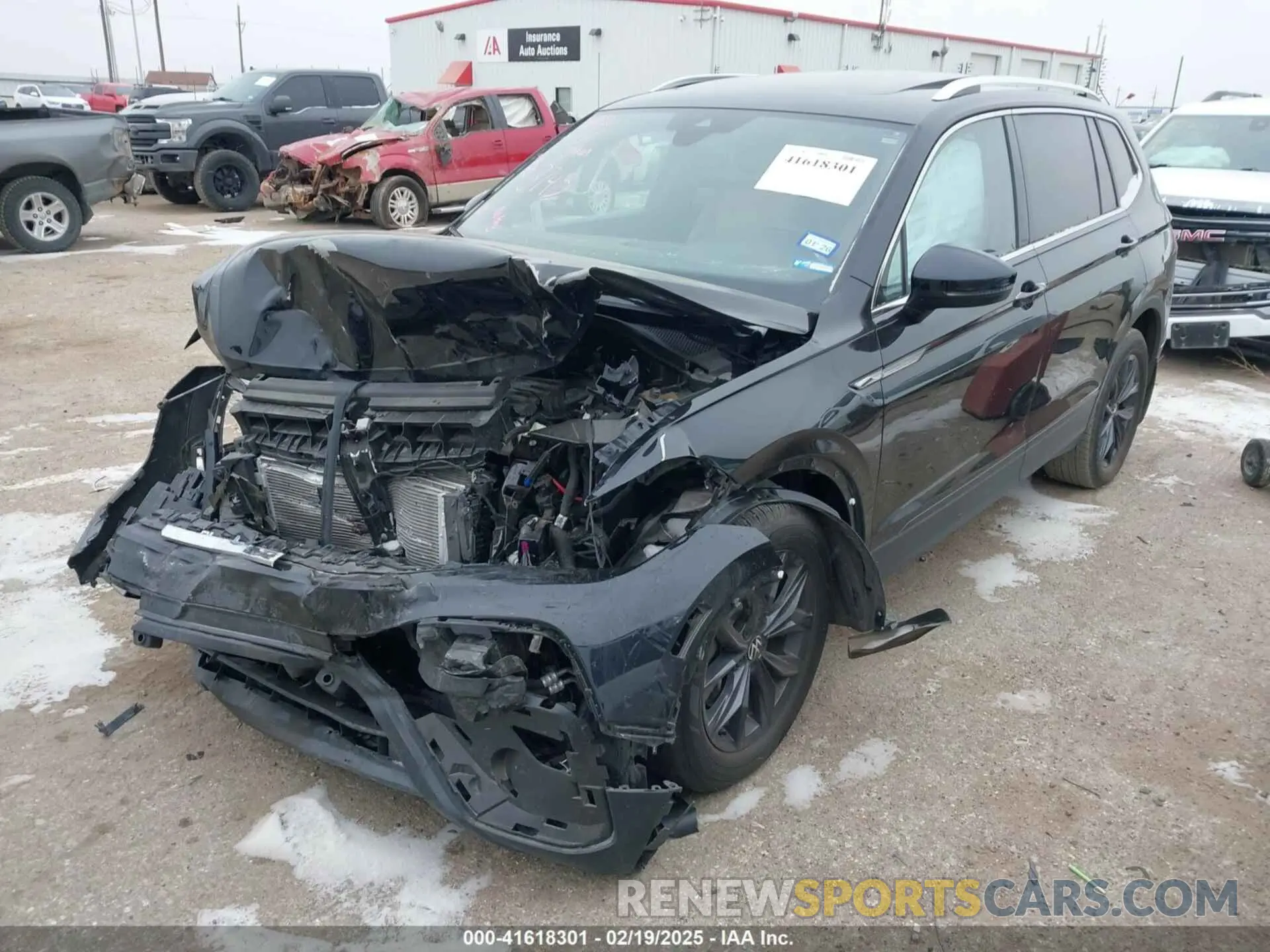 2 Photograph of a damaged car 3VVNB7AX0RM033743 VOLKSWAGEN TIGUAN 2024