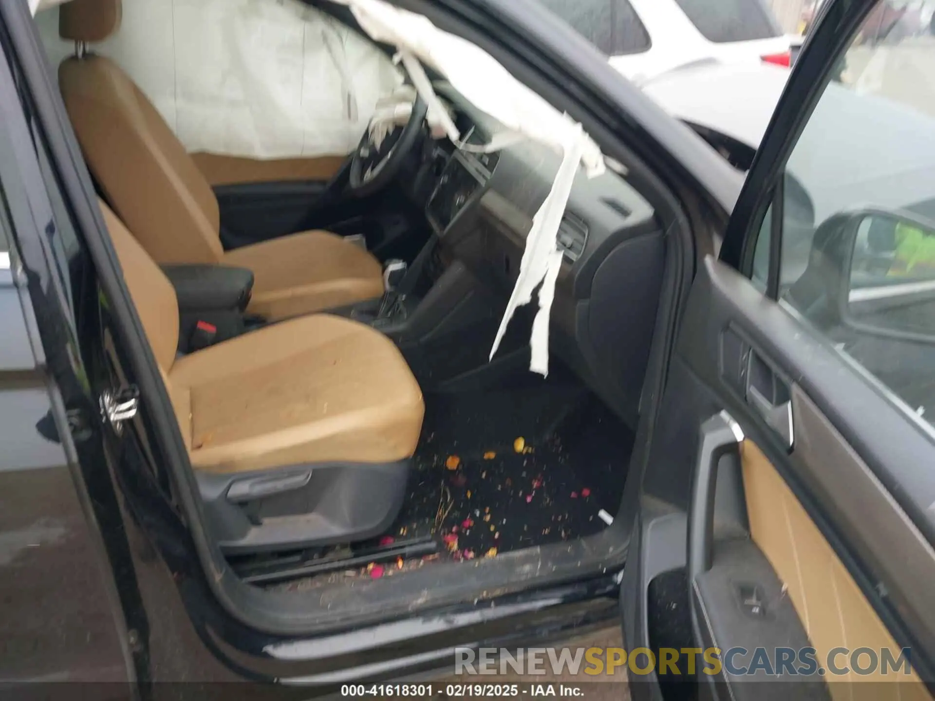 5 Photograph of a damaged car 3VVNB7AX0RM033743 VOLKSWAGEN TIGUAN 2024