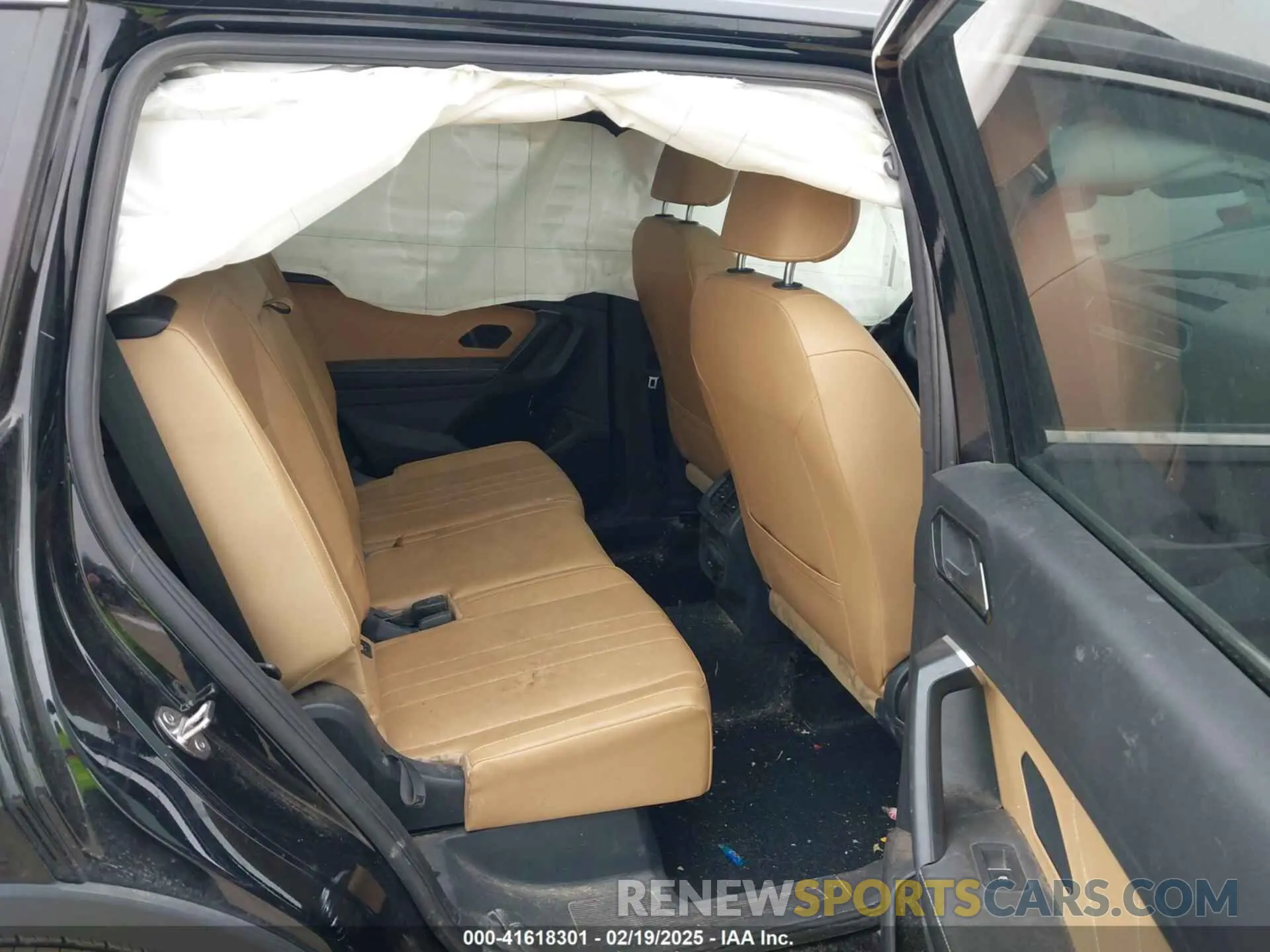 8 Photograph of a damaged car 3VVNB7AX0RM033743 VOLKSWAGEN TIGUAN 2024