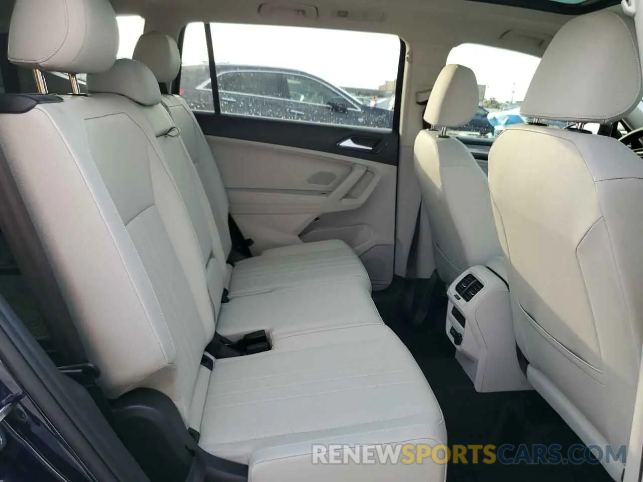 11 Photograph of a damaged car 3VVNB7AX1RM062426 VOLKSWAGEN TIGUAN 2024