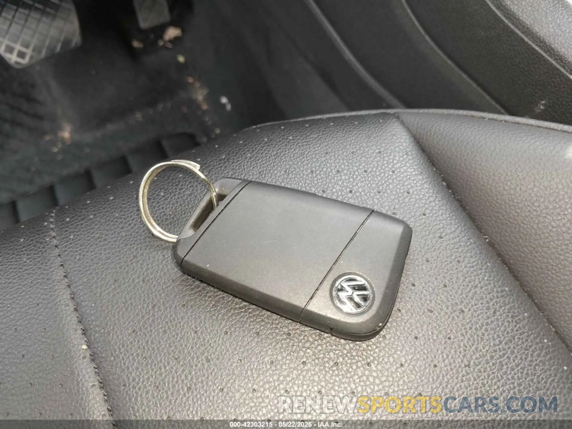 11 Photograph of a damaged car 3VVNB7AX4RM138429 VOLKSWAGEN TIGUAN 2024
