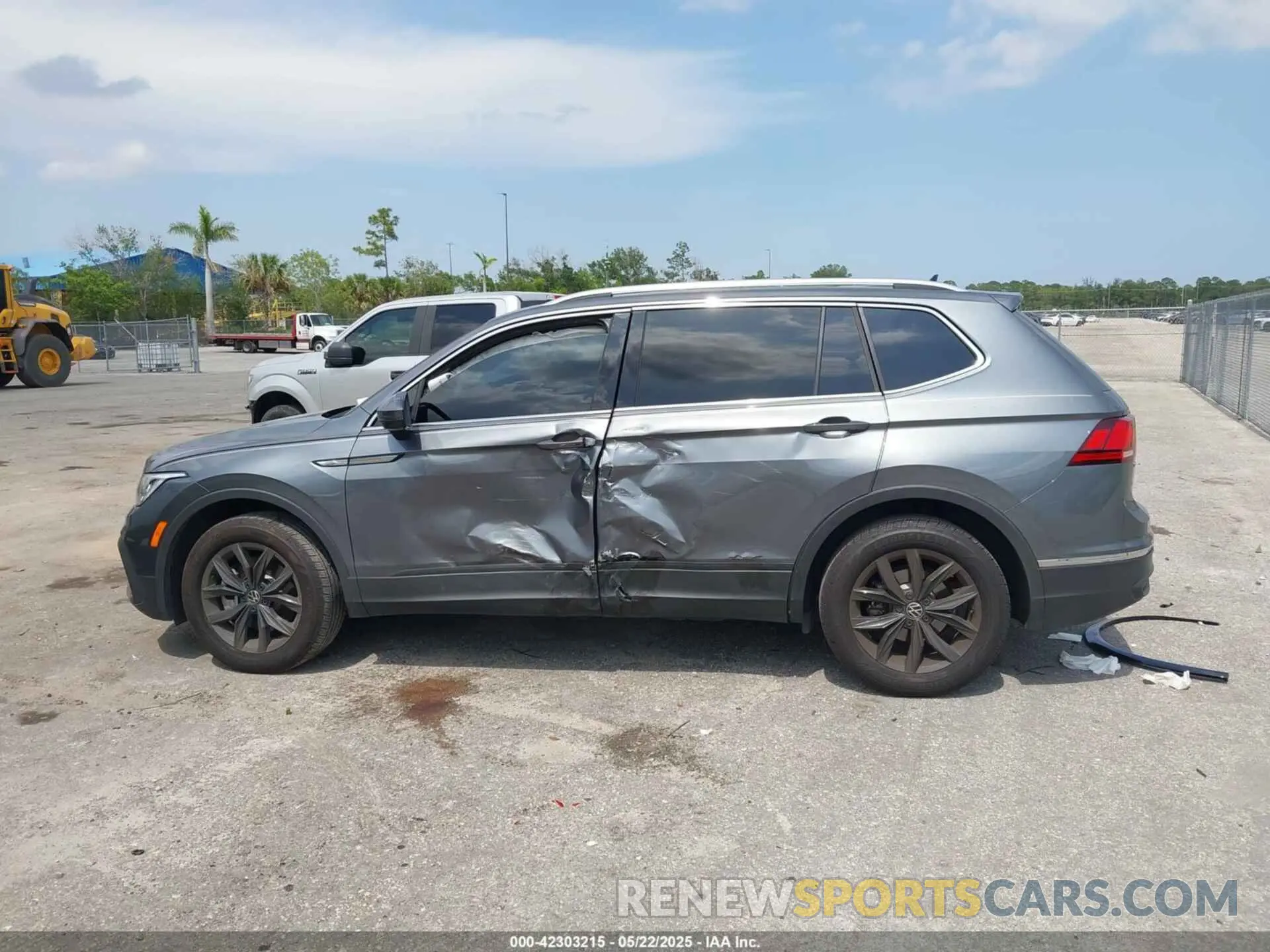 14 Photograph of a damaged car 3VVNB7AX4RM138429 VOLKSWAGEN TIGUAN 2024