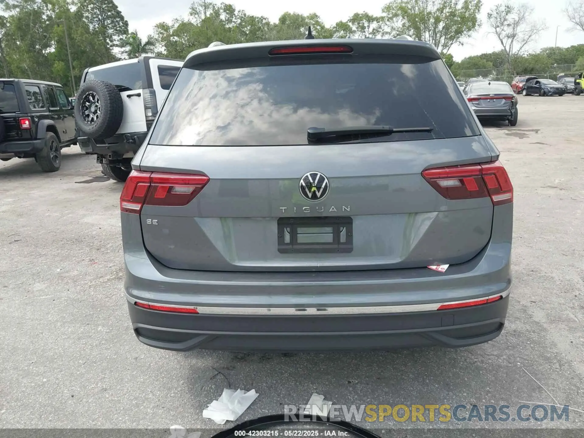 16 Photograph of a damaged car 3VVNB7AX4RM138429 VOLKSWAGEN TIGUAN 2024