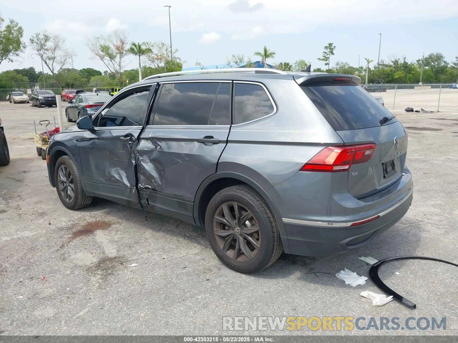 3 Photograph of a damaged car 3VVNB7AX4RM138429 VOLKSWAGEN TIGUAN 2024