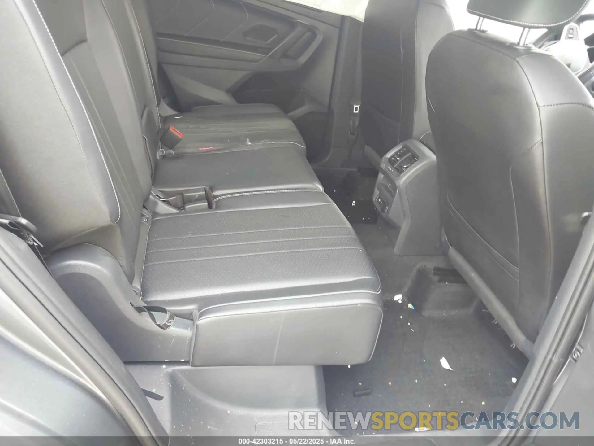 8 Photograph of a damaged car 3VVNB7AX4RM138429 VOLKSWAGEN TIGUAN 2024