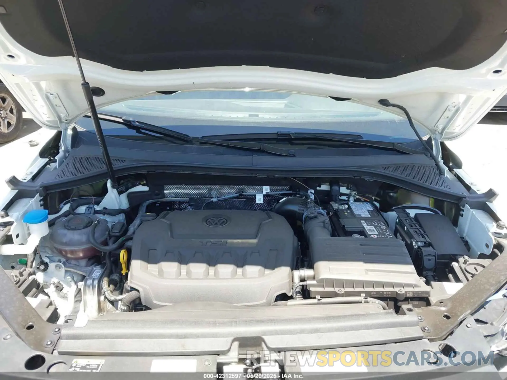 10 Photograph of a damaged car 3VVNB7AX4RM198923 VOLKSWAGEN TIGUAN 2024