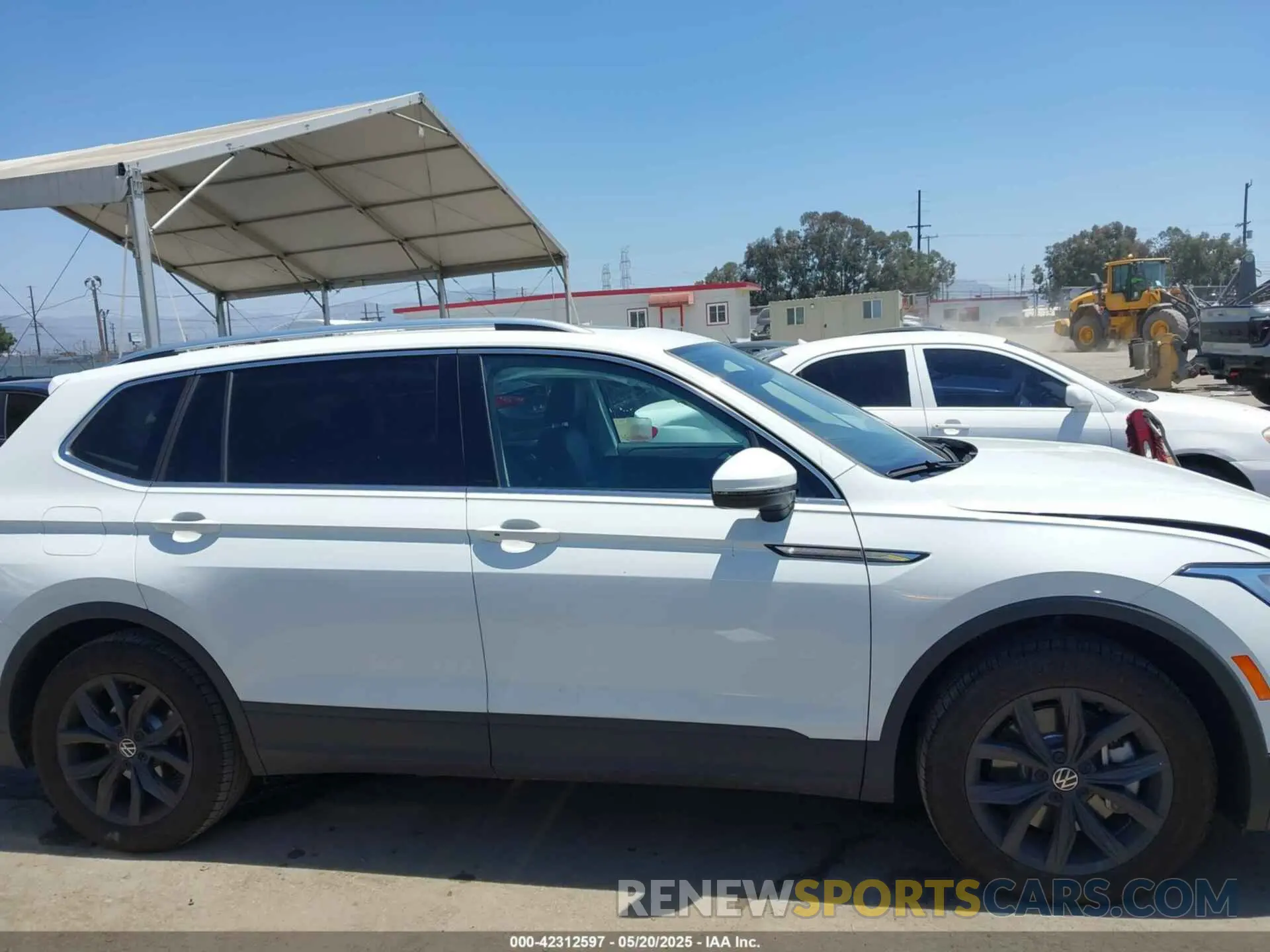 13 Photograph of a damaged car 3VVNB7AX4RM198923 VOLKSWAGEN TIGUAN 2024