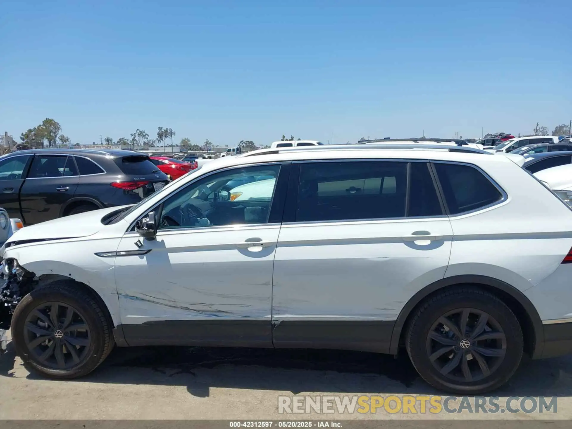 14 Photograph of a damaged car 3VVNB7AX4RM198923 VOLKSWAGEN TIGUAN 2024