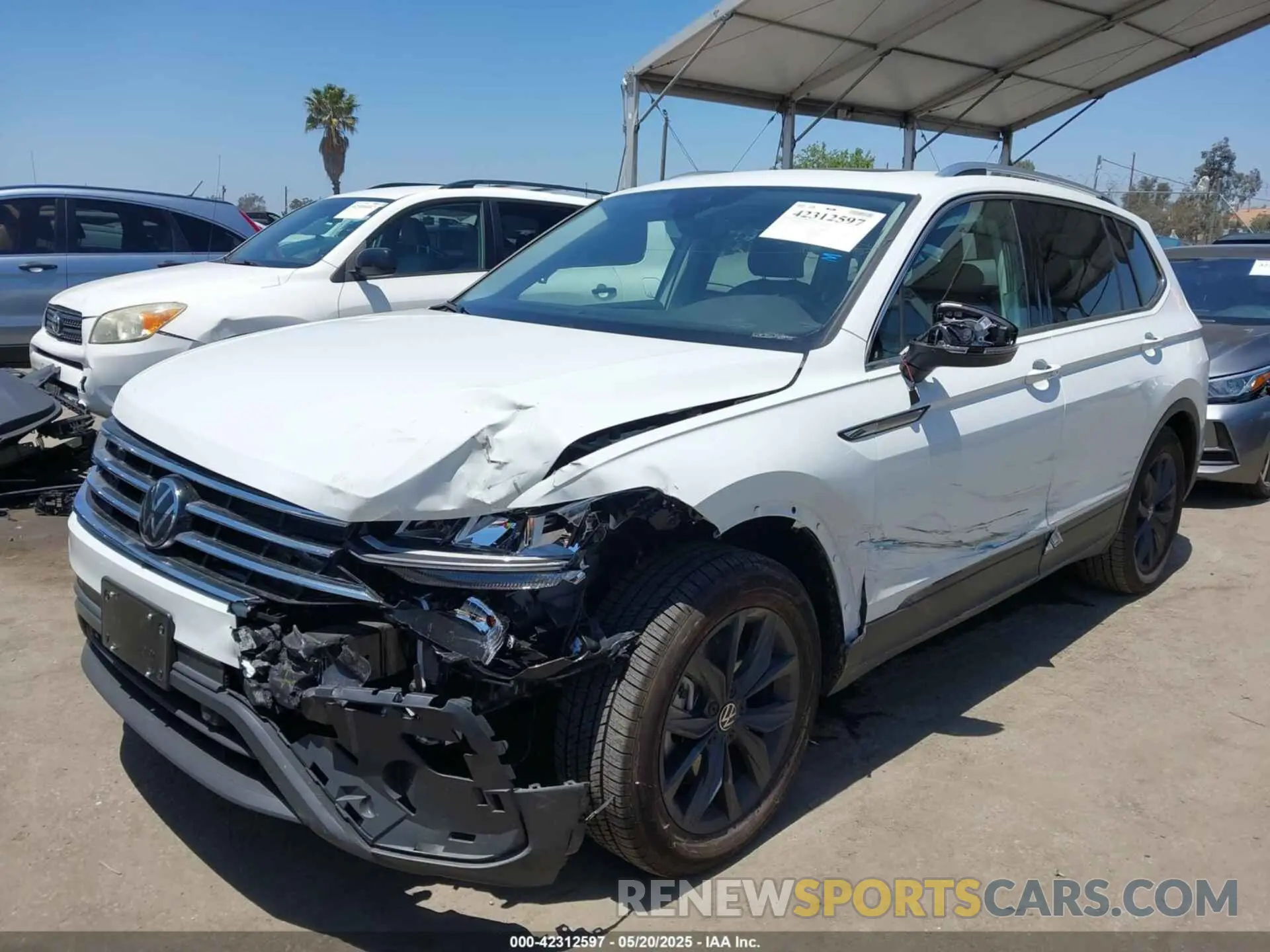 2 Photograph of a damaged car 3VVNB7AX4RM198923 VOLKSWAGEN TIGUAN 2024