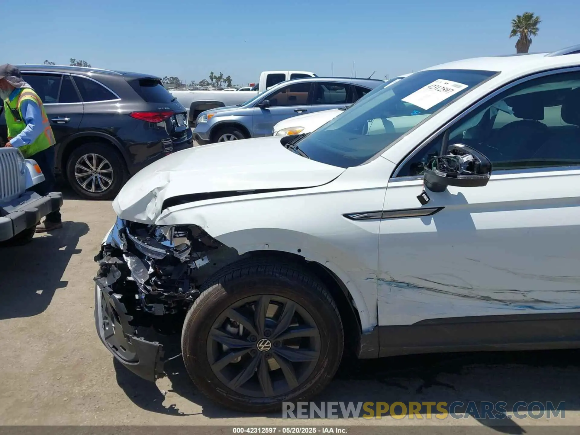 6 Photograph of a damaged car 3VVNB7AX4RM198923 VOLKSWAGEN TIGUAN 2024