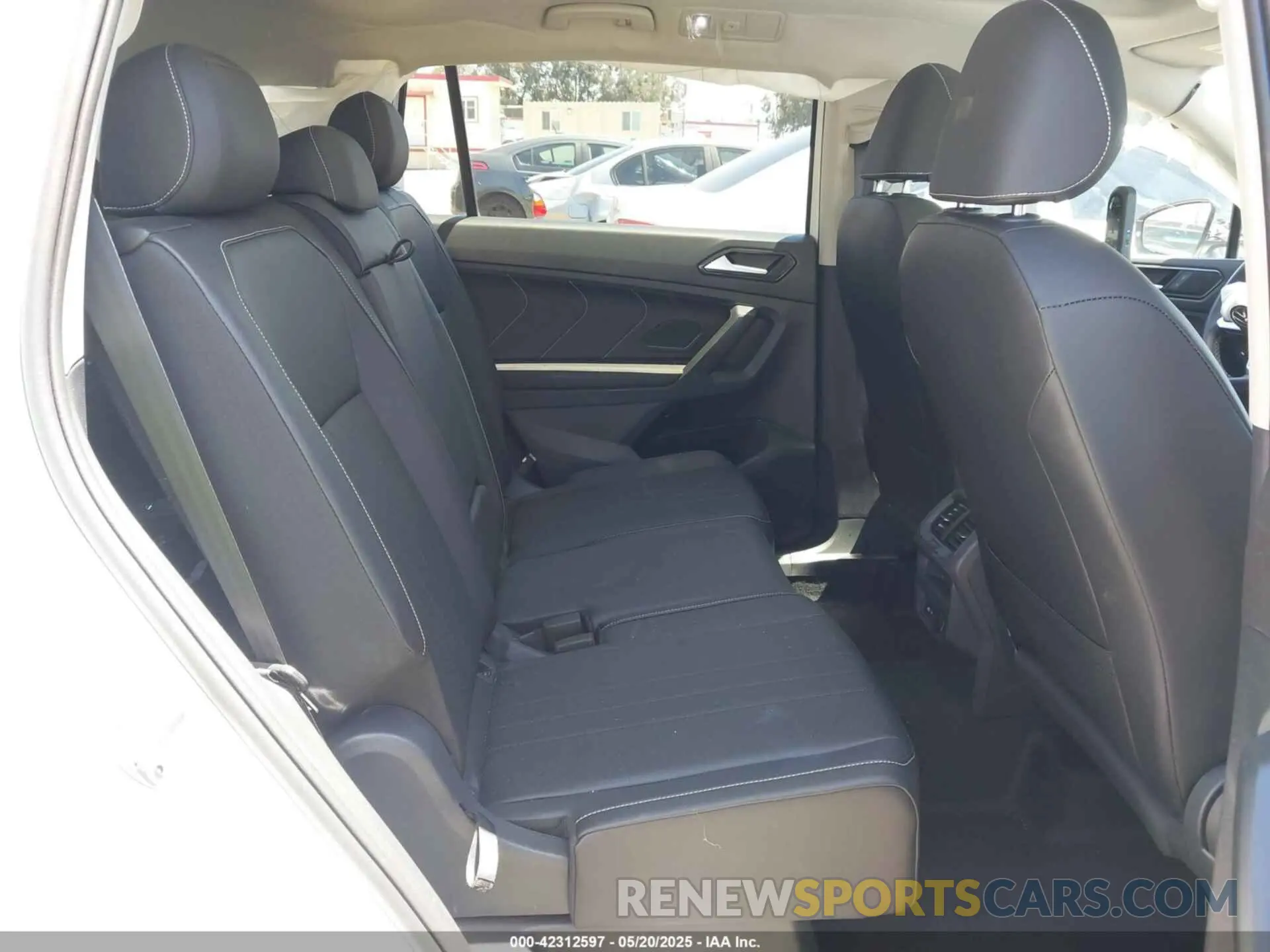 8 Photograph of a damaged car 3VVNB7AX4RM198923 VOLKSWAGEN TIGUAN 2024