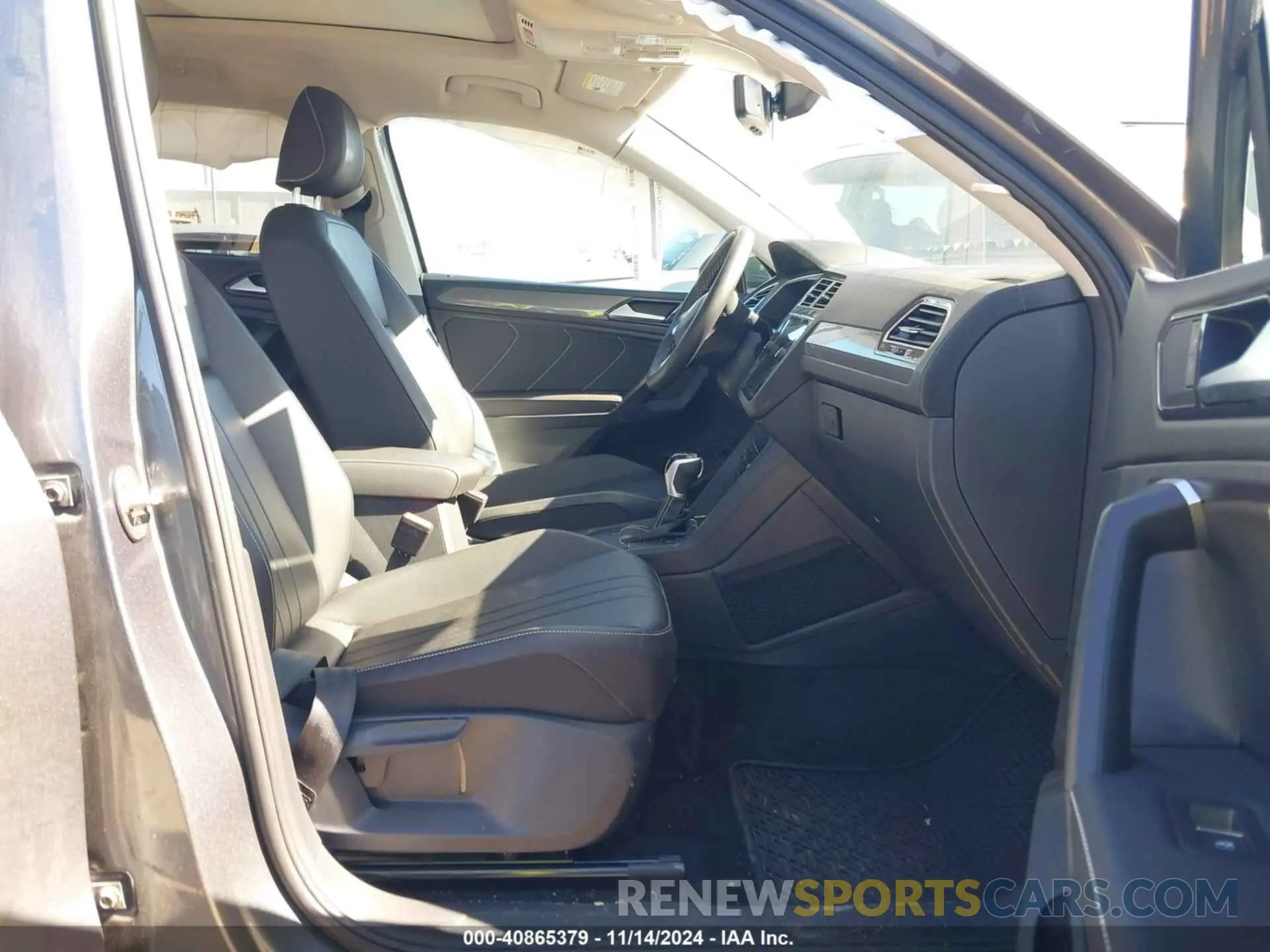 5 Photograph of a damaged car 3VVNB7AX5RM012869 VOLKSWAGEN TIGUAN 2024
