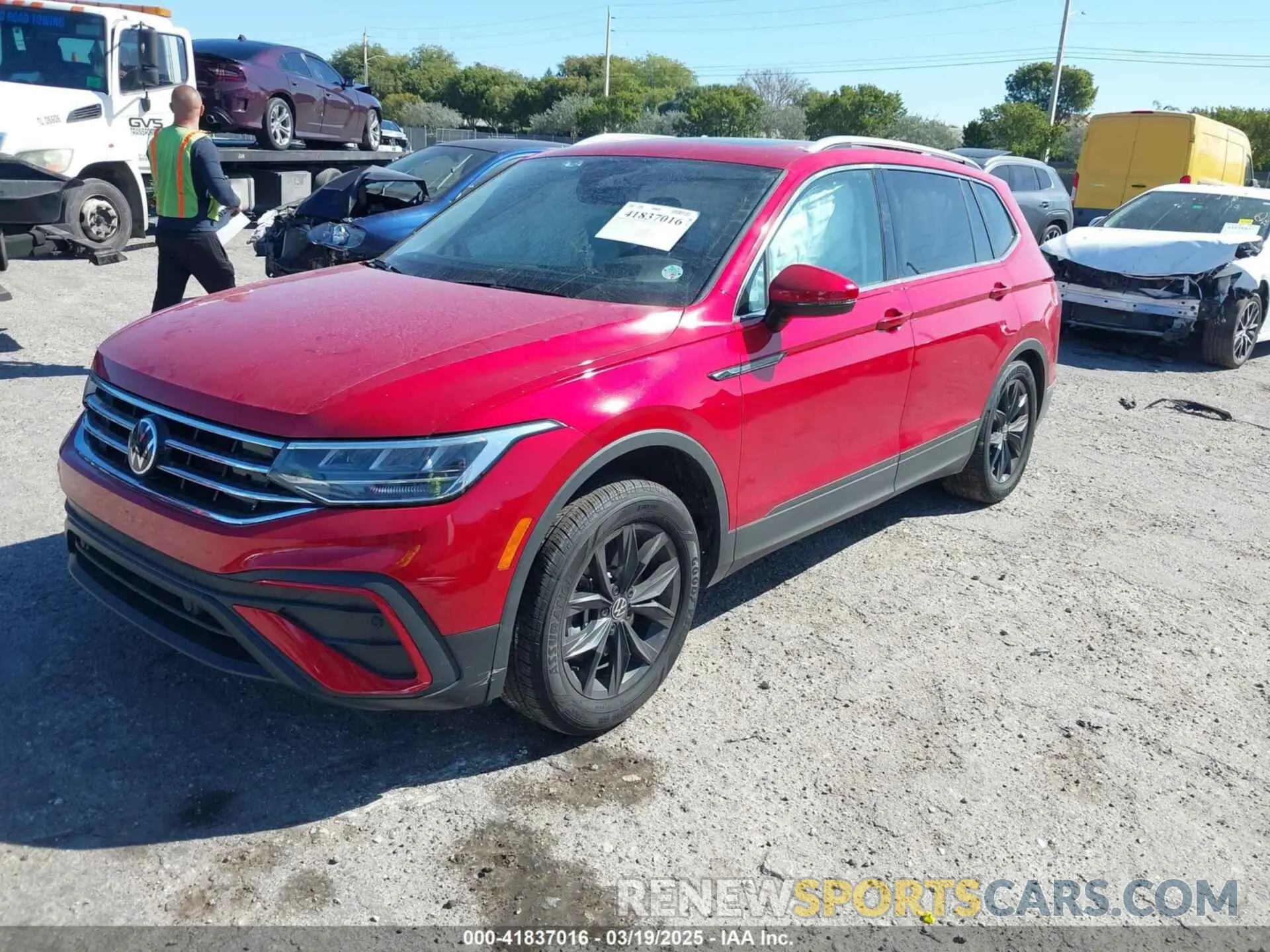 2 Photograph of a damaged car 3VVNB7AX5RM061571 VOLKSWAGEN TIGUAN 2024