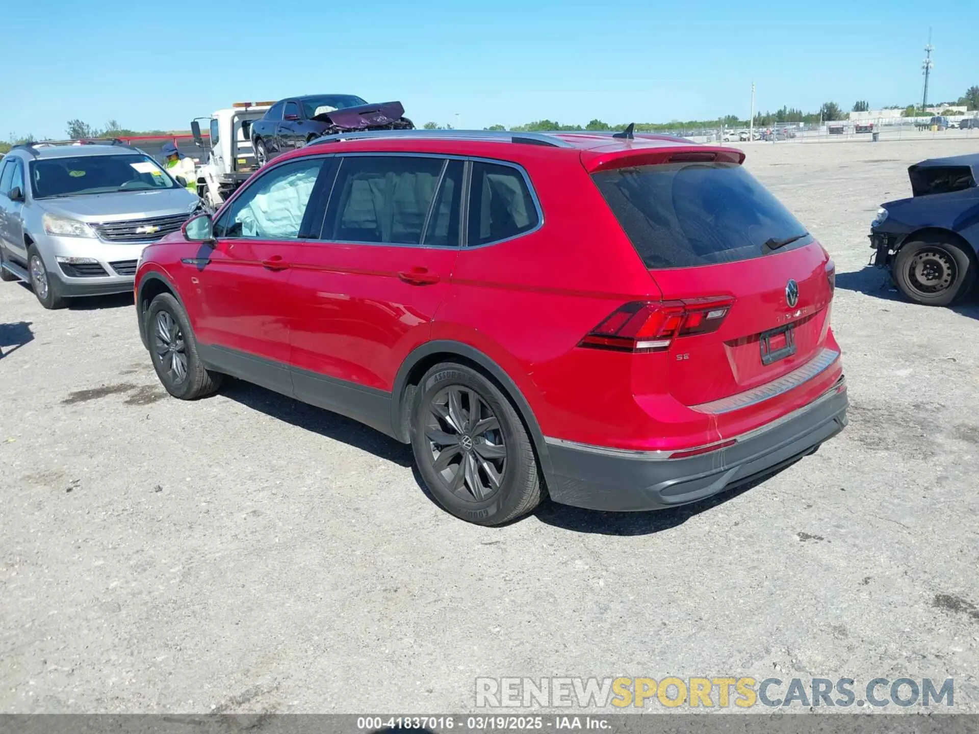 3 Photograph of a damaged car 3VVNB7AX5RM061571 VOLKSWAGEN TIGUAN 2024