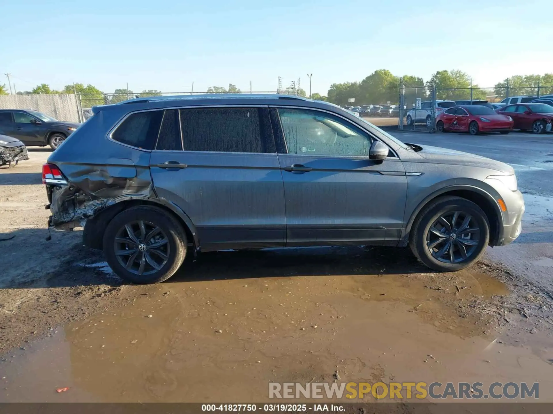 13 Photograph of a damaged car 3VVNB7AX5RM198591 VOLKSWAGEN TIGUAN 2024