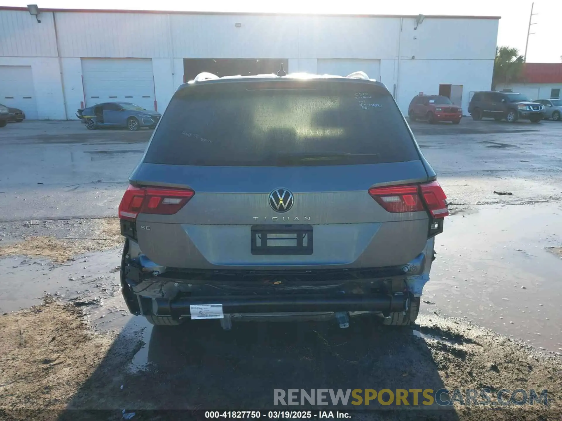 16 Photograph of a damaged car 3VVNB7AX5RM198591 VOLKSWAGEN TIGUAN 2024