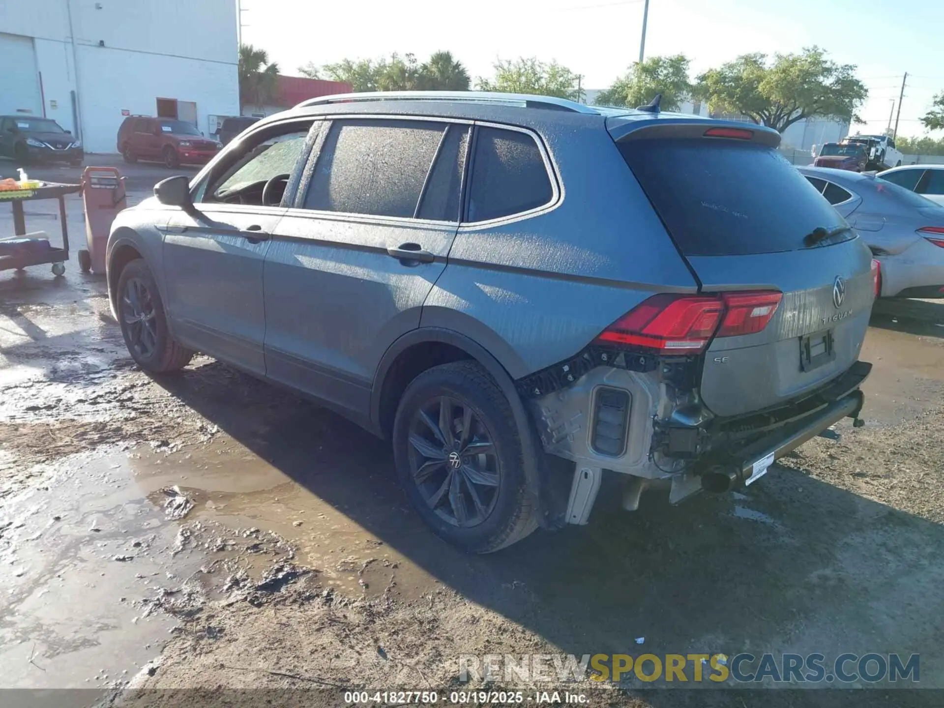 3 Photograph of a damaged car 3VVNB7AX5RM198591 VOLKSWAGEN TIGUAN 2024