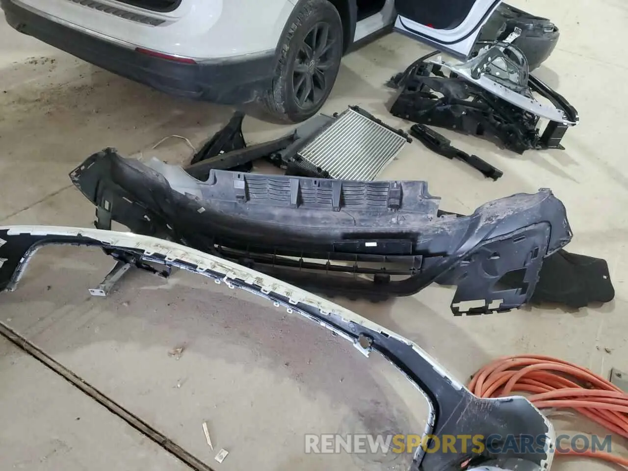 12 Photograph of a damaged car 3VVNB7AX6RM040325 VOLKSWAGEN TIGUAN 2024