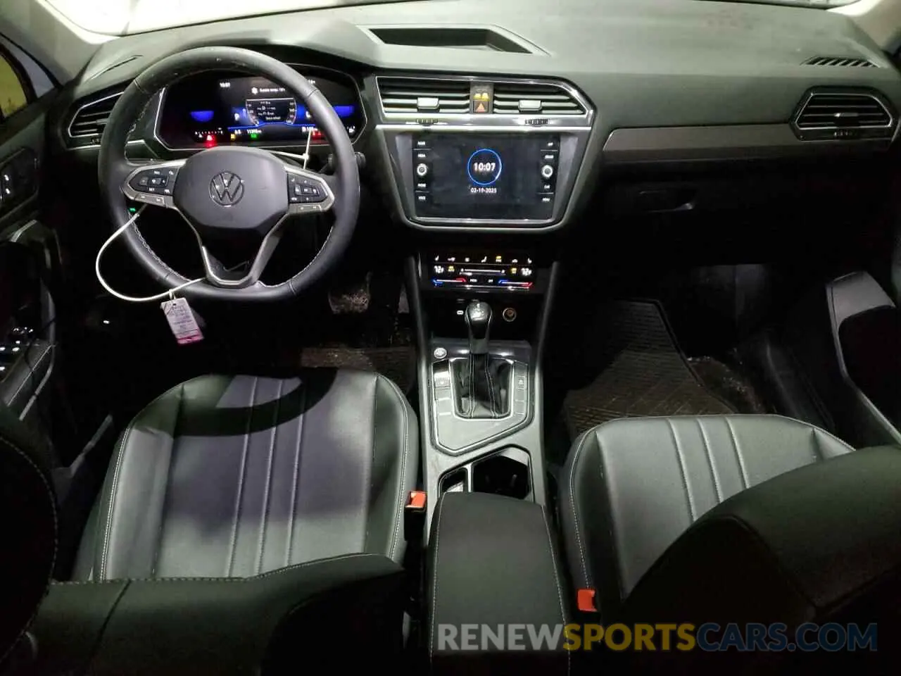 8 Photograph of a damaged car 3VVNB7AX6RM040325 VOLKSWAGEN TIGUAN 2024