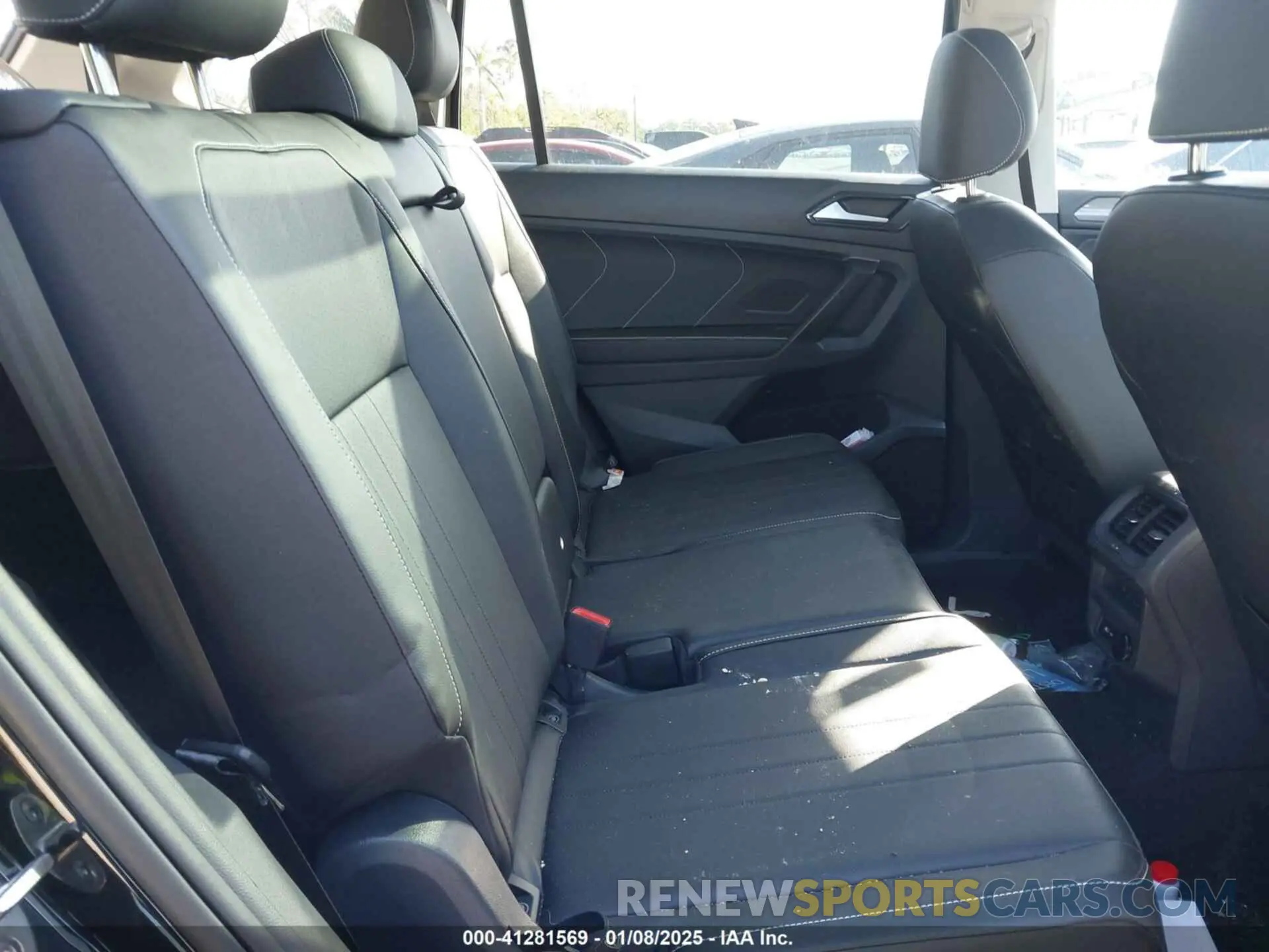 8 Photograph of a damaged car 3VVNB7AX7RM078419 VOLKSWAGEN TIGUAN 2024