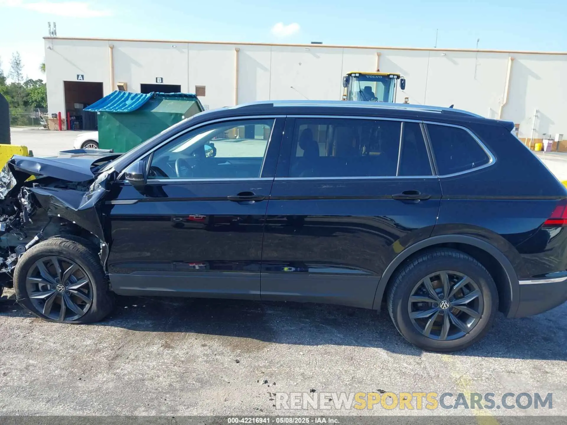 14 Photograph of a damaged car 3VVNB7AXXRM199400 VOLKSWAGEN TIGUAN 2024