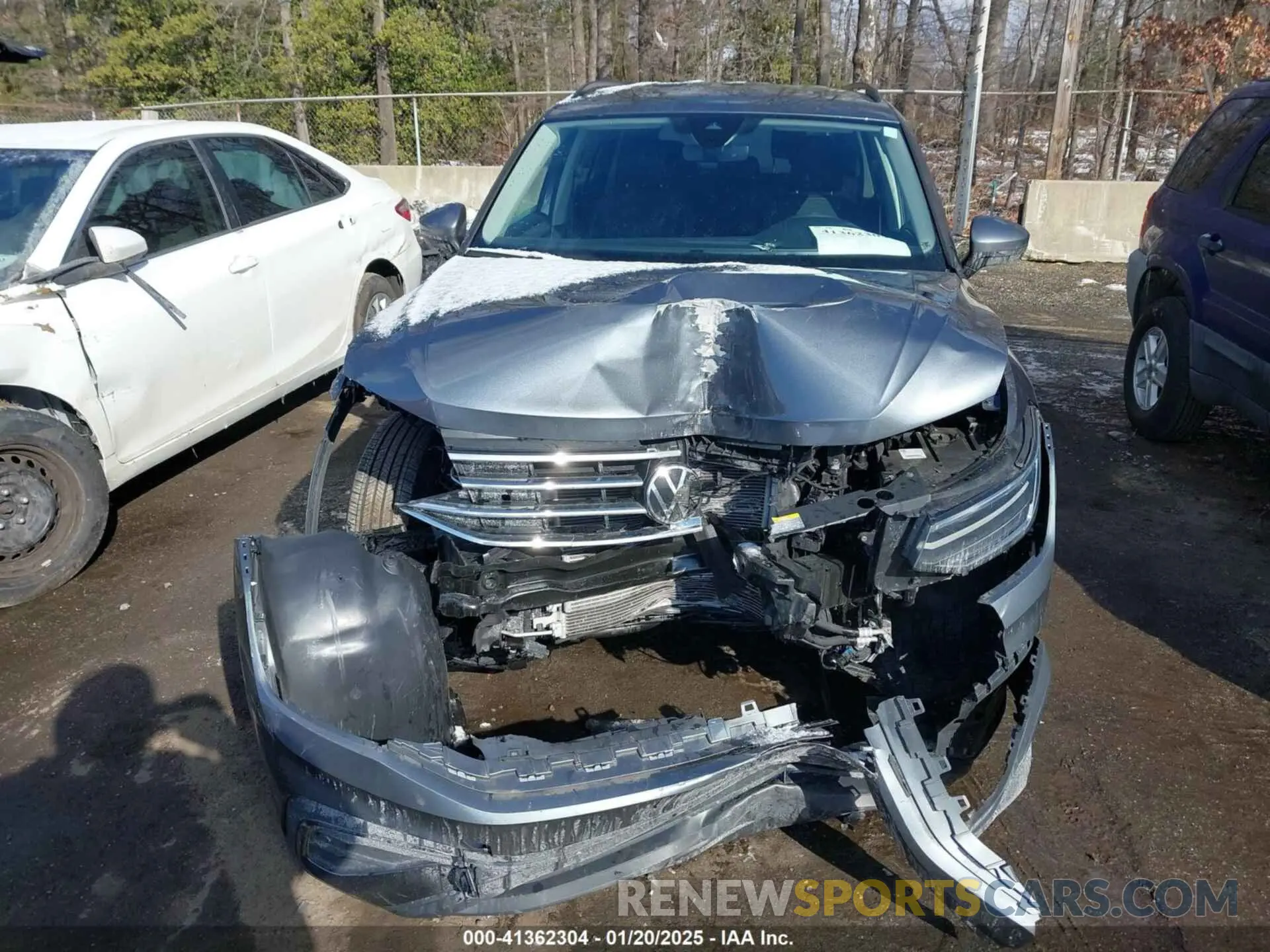 12 Photograph of a damaged car 3VVRB7AX0RM001960 VOLKSWAGEN TIGUAN 2024