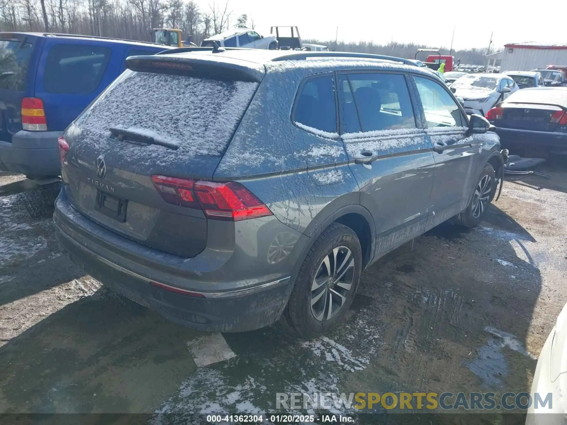4 Photograph of a damaged car 3VVRB7AX0RM001960 VOLKSWAGEN TIGUAN 2024