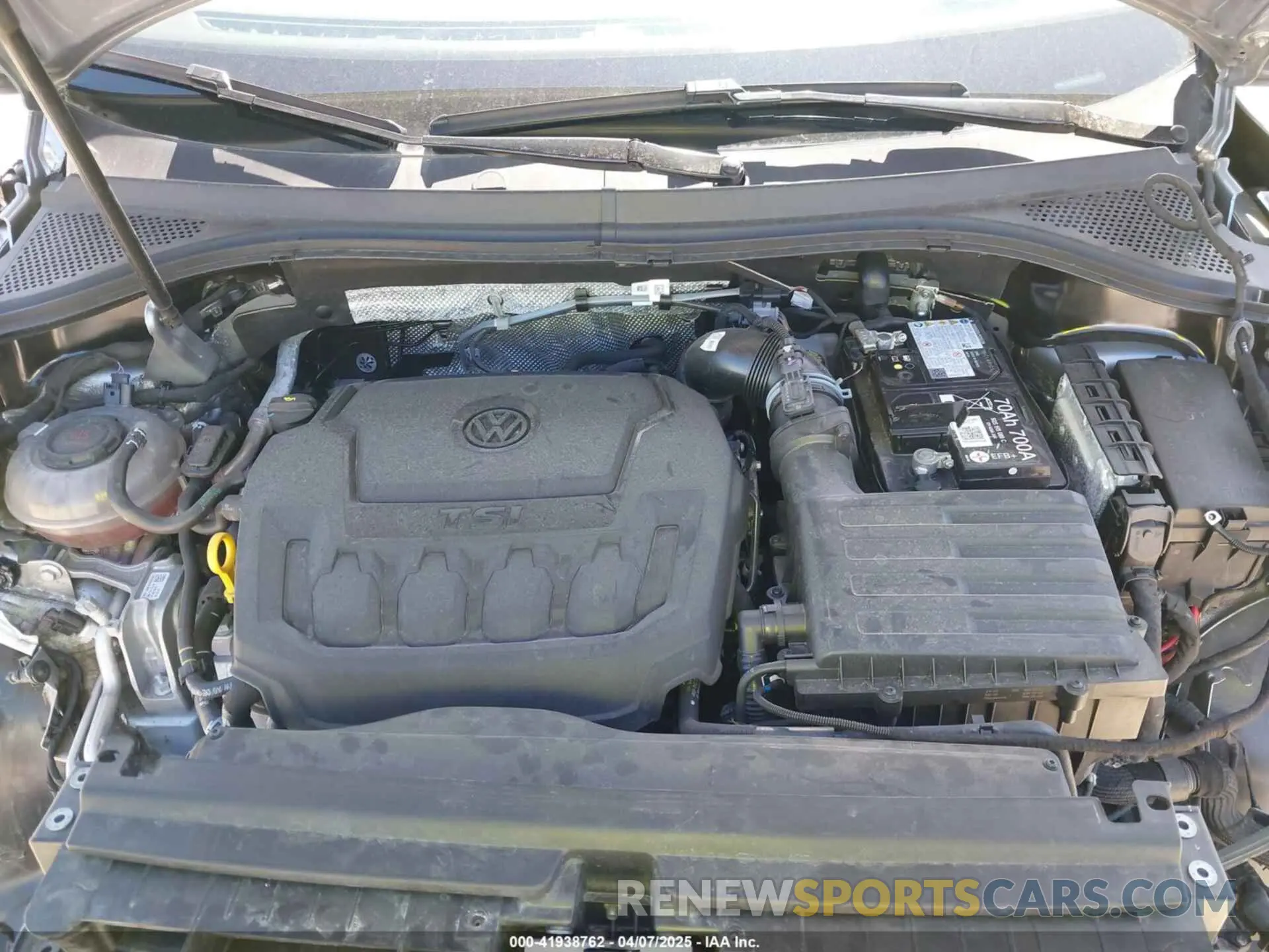 10 Photograph of a damaged car 3VVRB7AX0RM029581 VOLKSWAGEN TIGUAN 2024