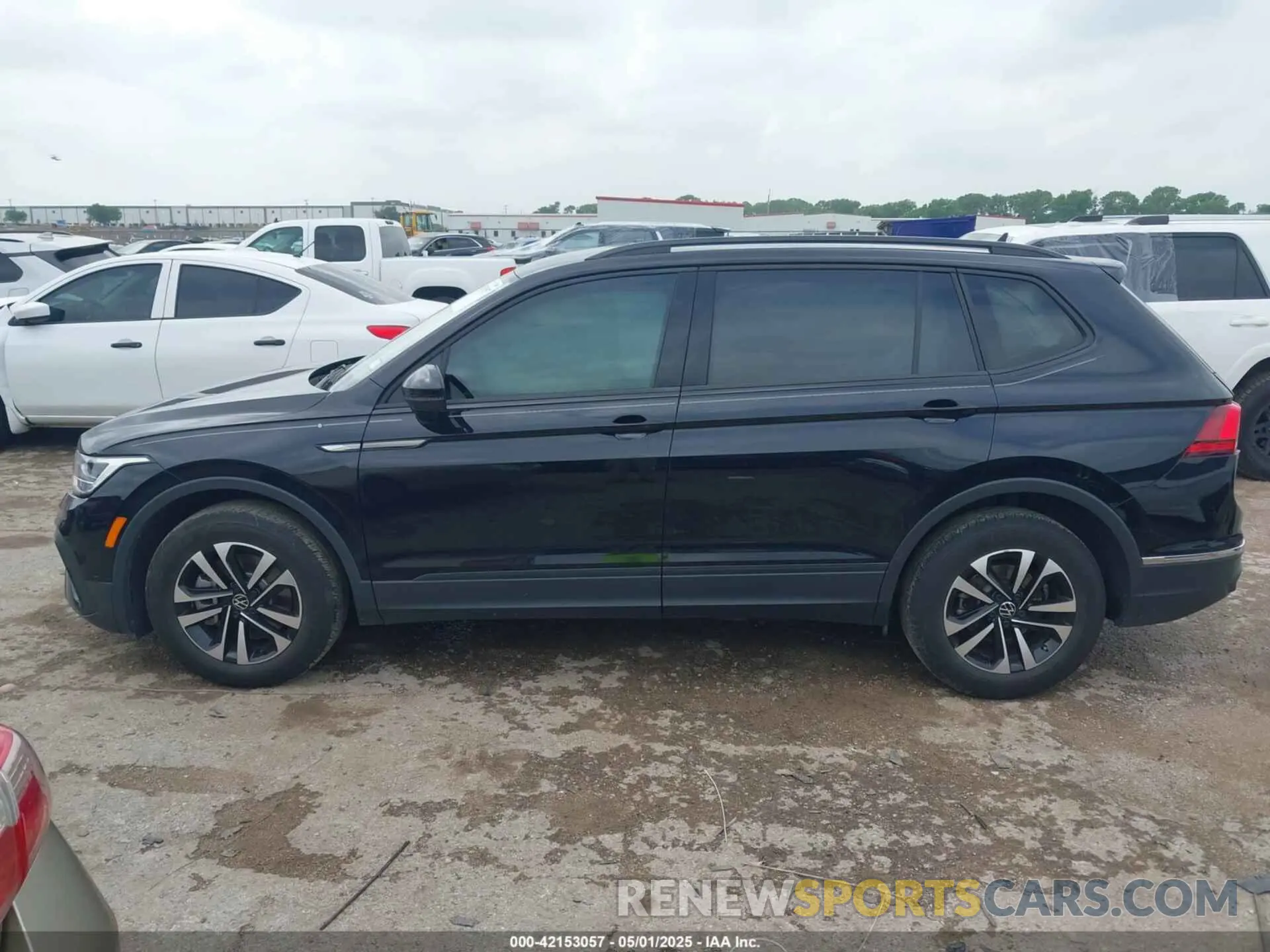 14 Photograph of a damaged car 3VVRB7AX0RM037888 VOLKSWAGEN TIGUAN 2024