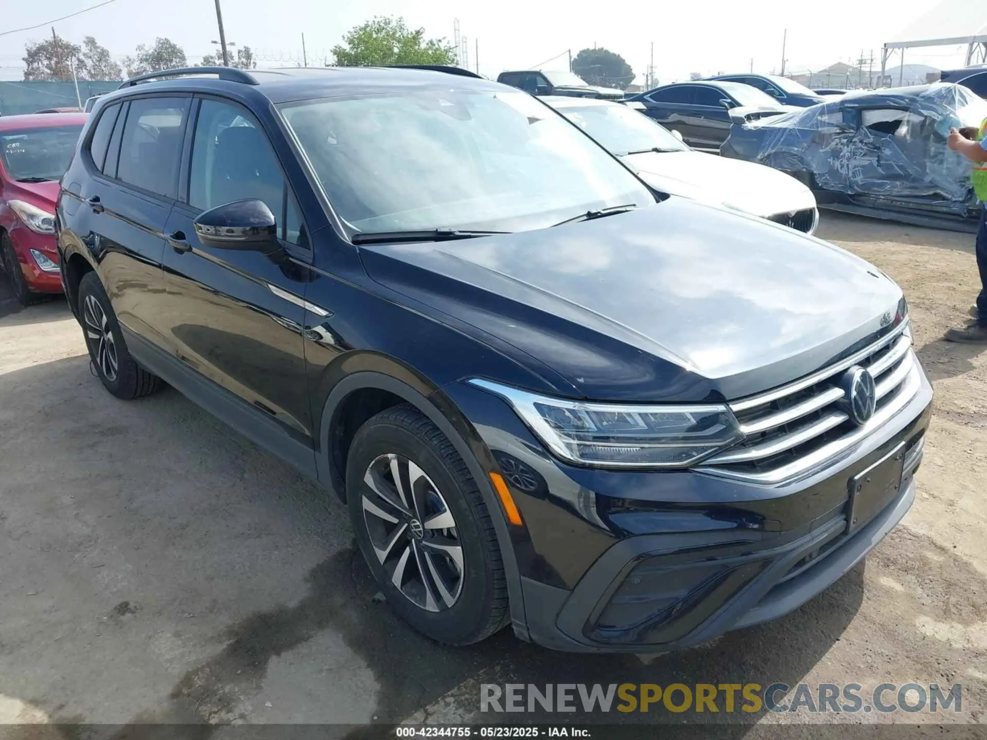 1 Photograph of a damaged car 3VVRB7AX0RM055422 VOLKSWAGEN TIGUAN 2024