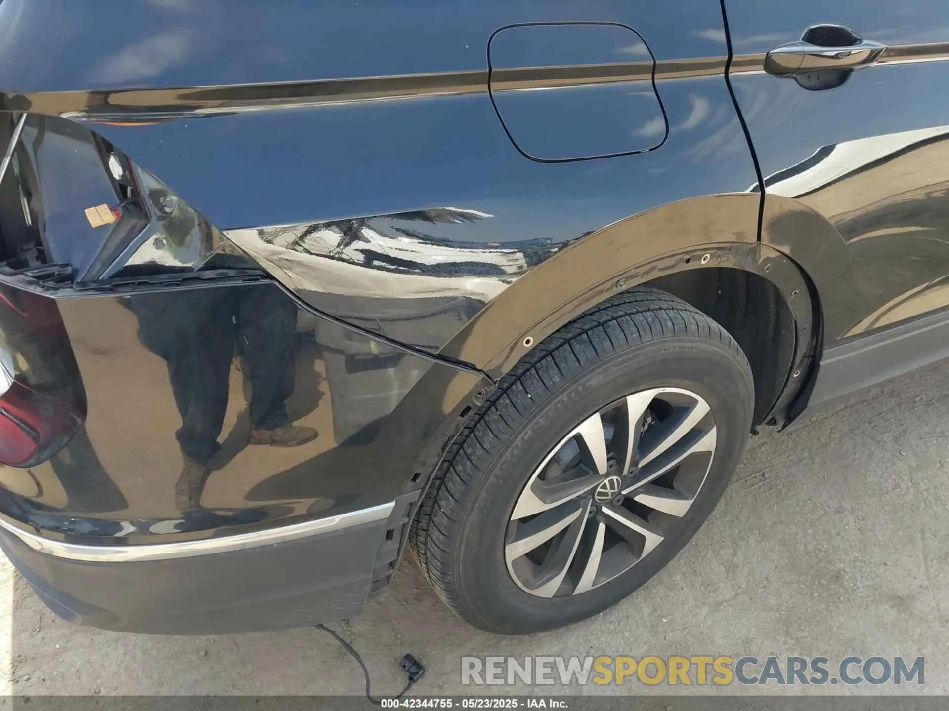 18 Photograph of a damaged car 3VVRB7AX0RM055422 VOLKSWAGEN TIGUAN 2024