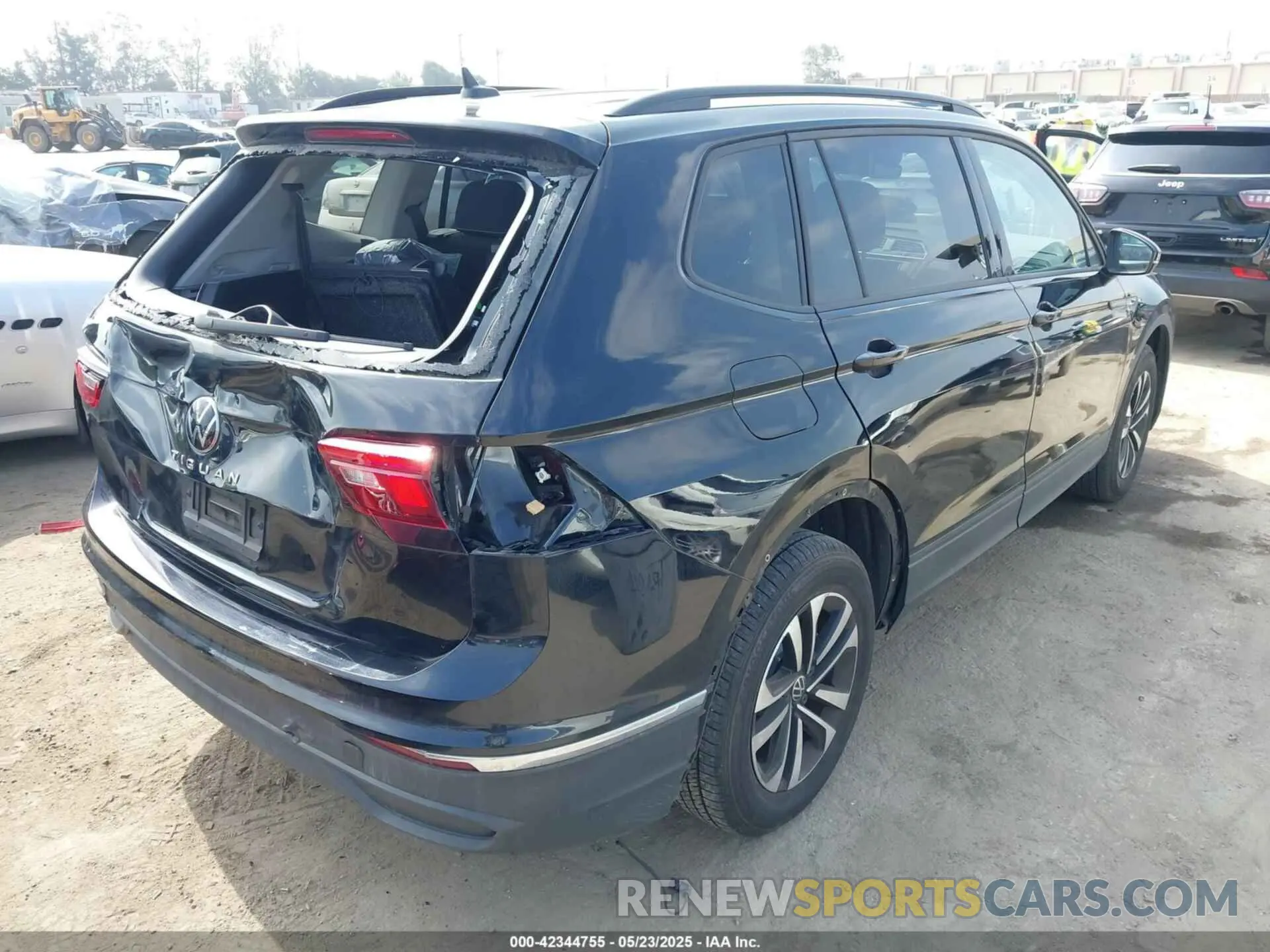 4 Photograph of a damaged car 3VVRB7AX0RM055422 VOLKSWAGEN TIGUAN 2024