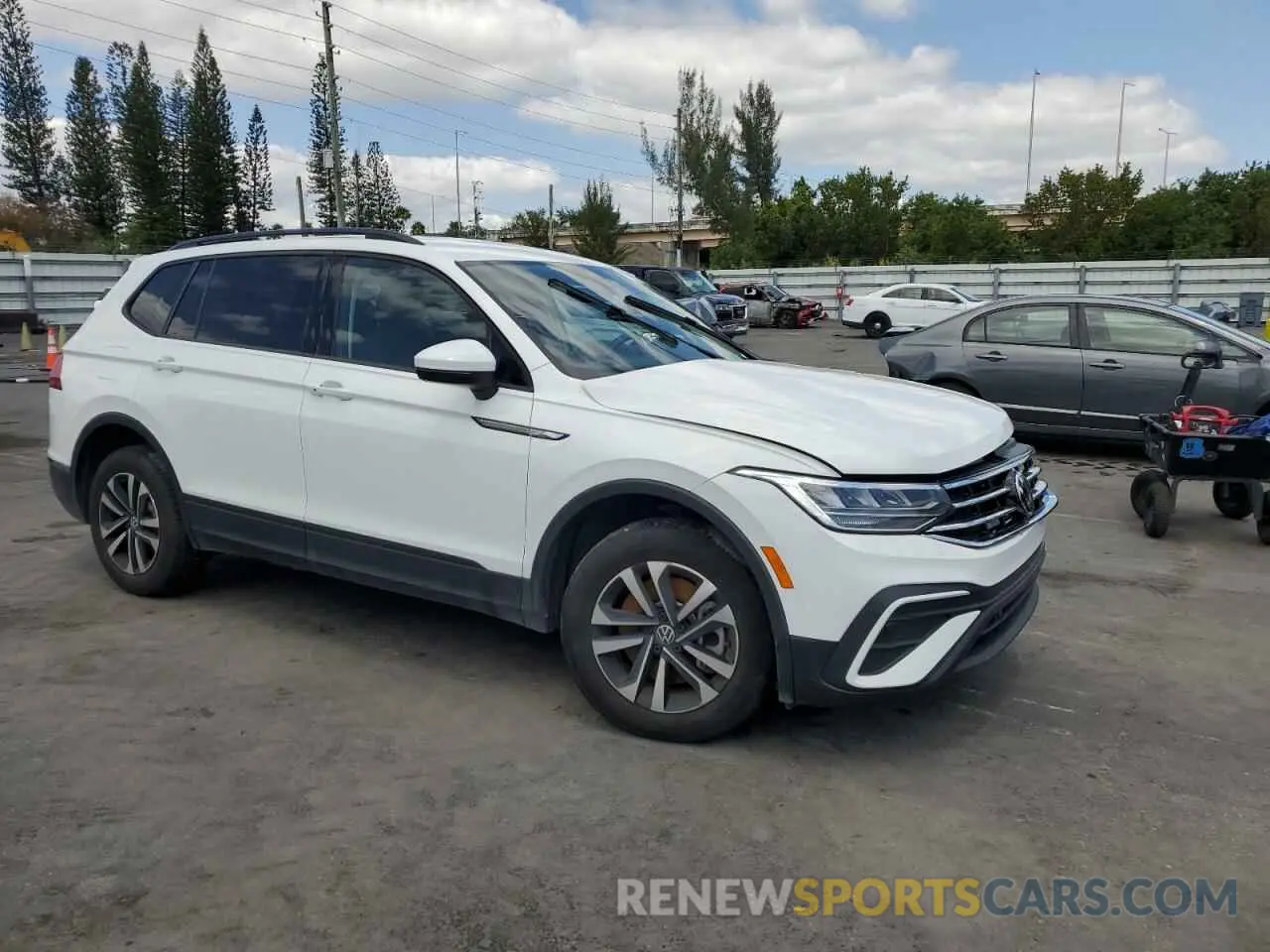 4 Photograph of a damaged car 3VVRB7AX0RM068557 VOLKSWAGEN TIGUAN 2024