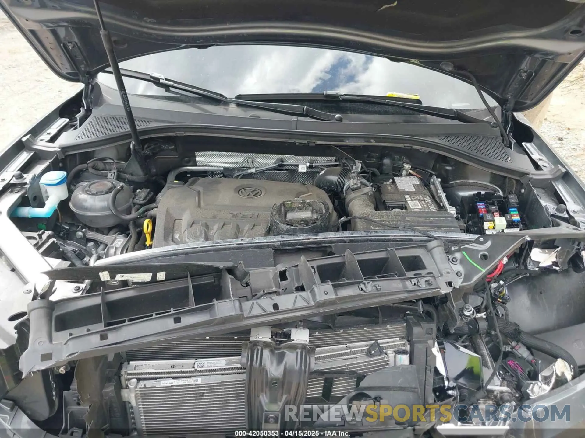 10 Photograph of a damaged car 3VVRB7AX0RM100410 VOLKSWAGEN TIGUAN 2024