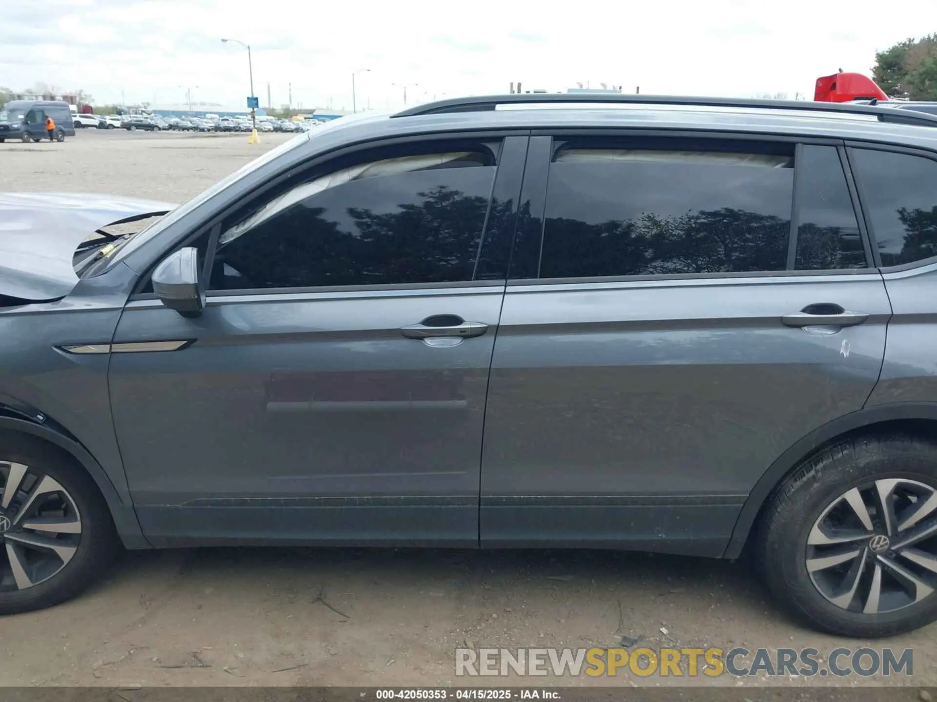 13 Photograph of a damaged car 3VVRB7AX0RM100410 VOLKSWAGEN TIGUAN 2024