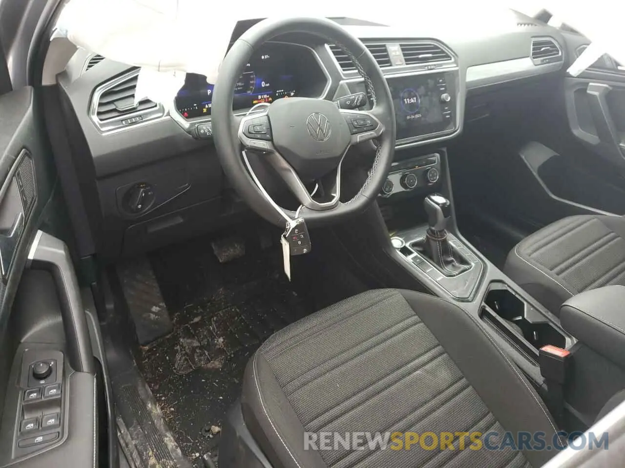 8 Photograph of a damaged car 3VVRB7AX0RM153124 VOLKSWAGEN TIGUAN 2024