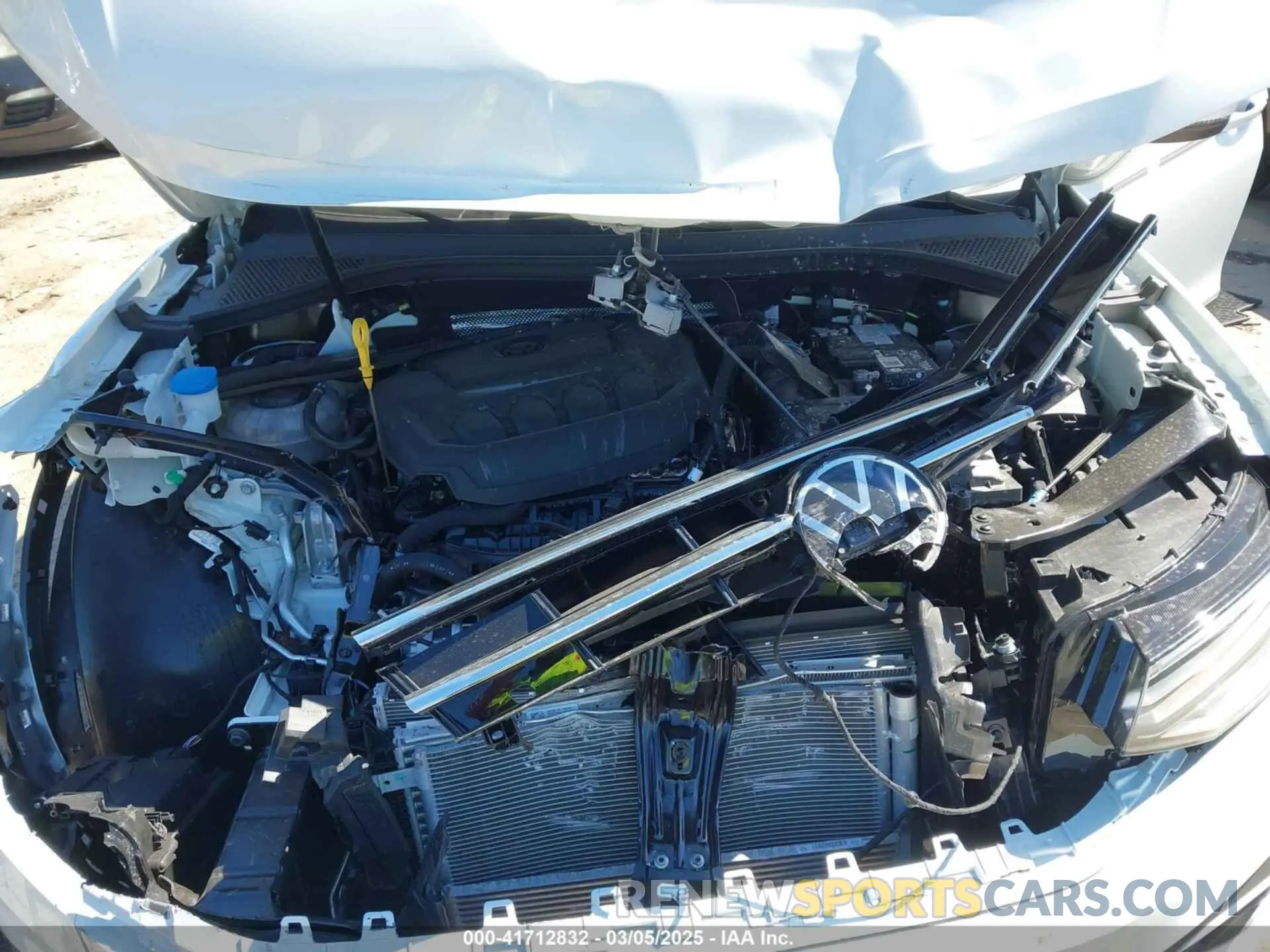 10 Photograph of a damaged car 3VVRB7AX0RM228680 VOLKSWAGEN TIGUAN 2024