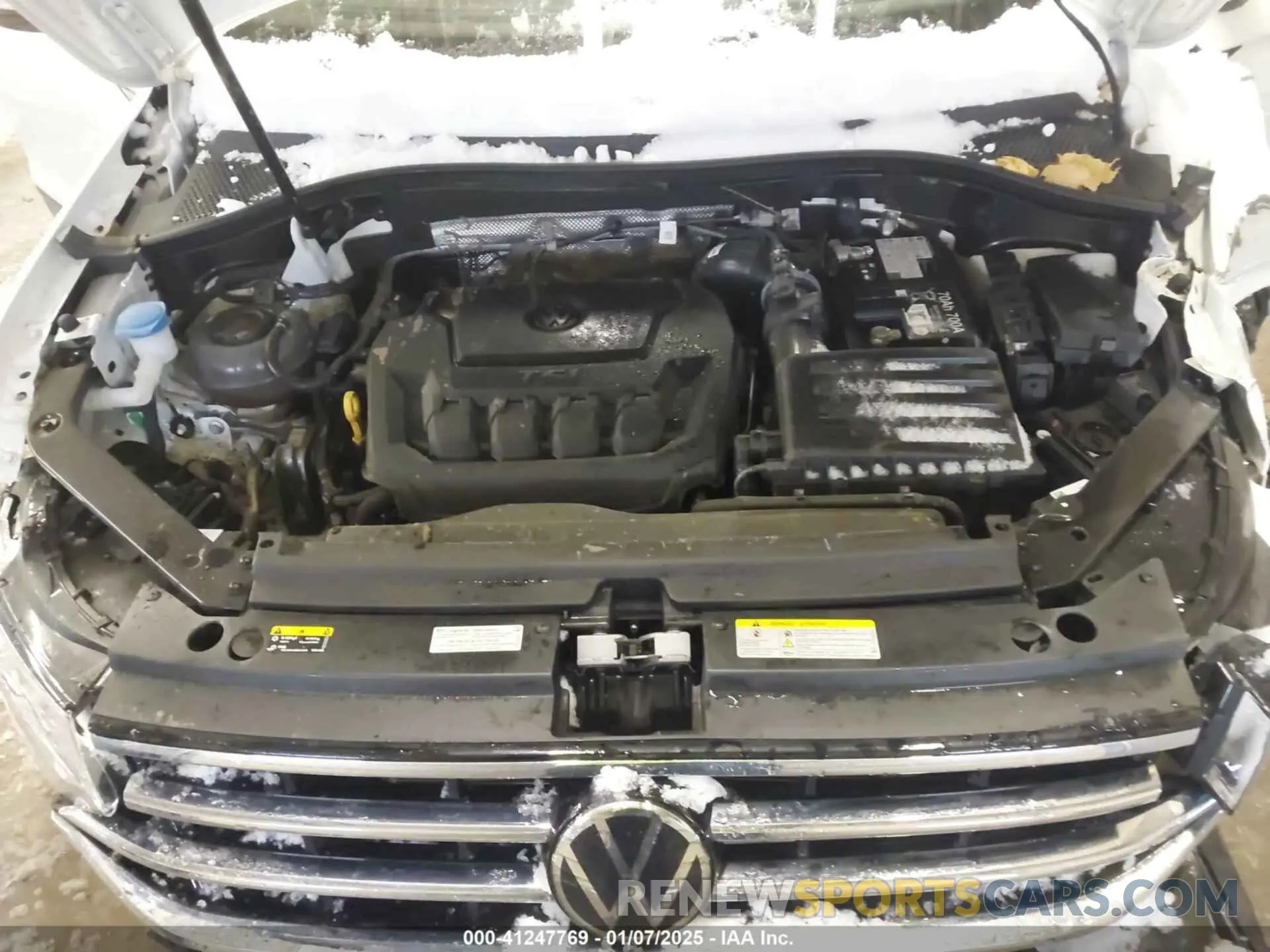 10 Photograph of a damaged car 3VVRB7AX1RM050617 VOLKSWAGEN TIGUAN 2024