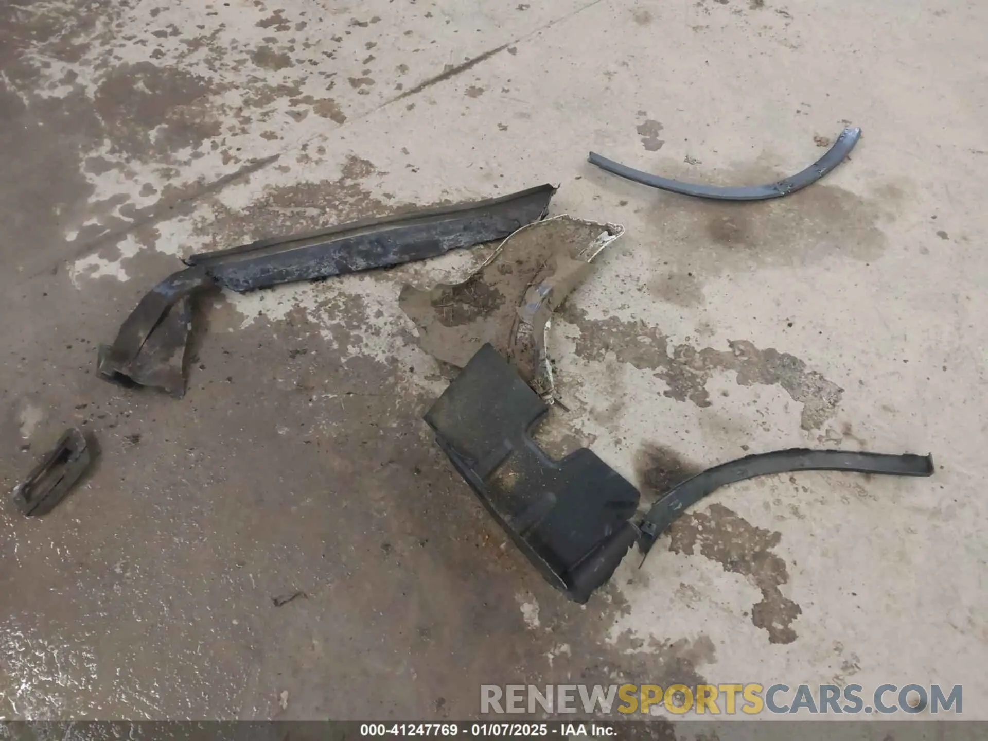12 Photograph of a damaged car 3VVRB7AX1RM050617 VOLKSWAGEN TIGUAN 2024