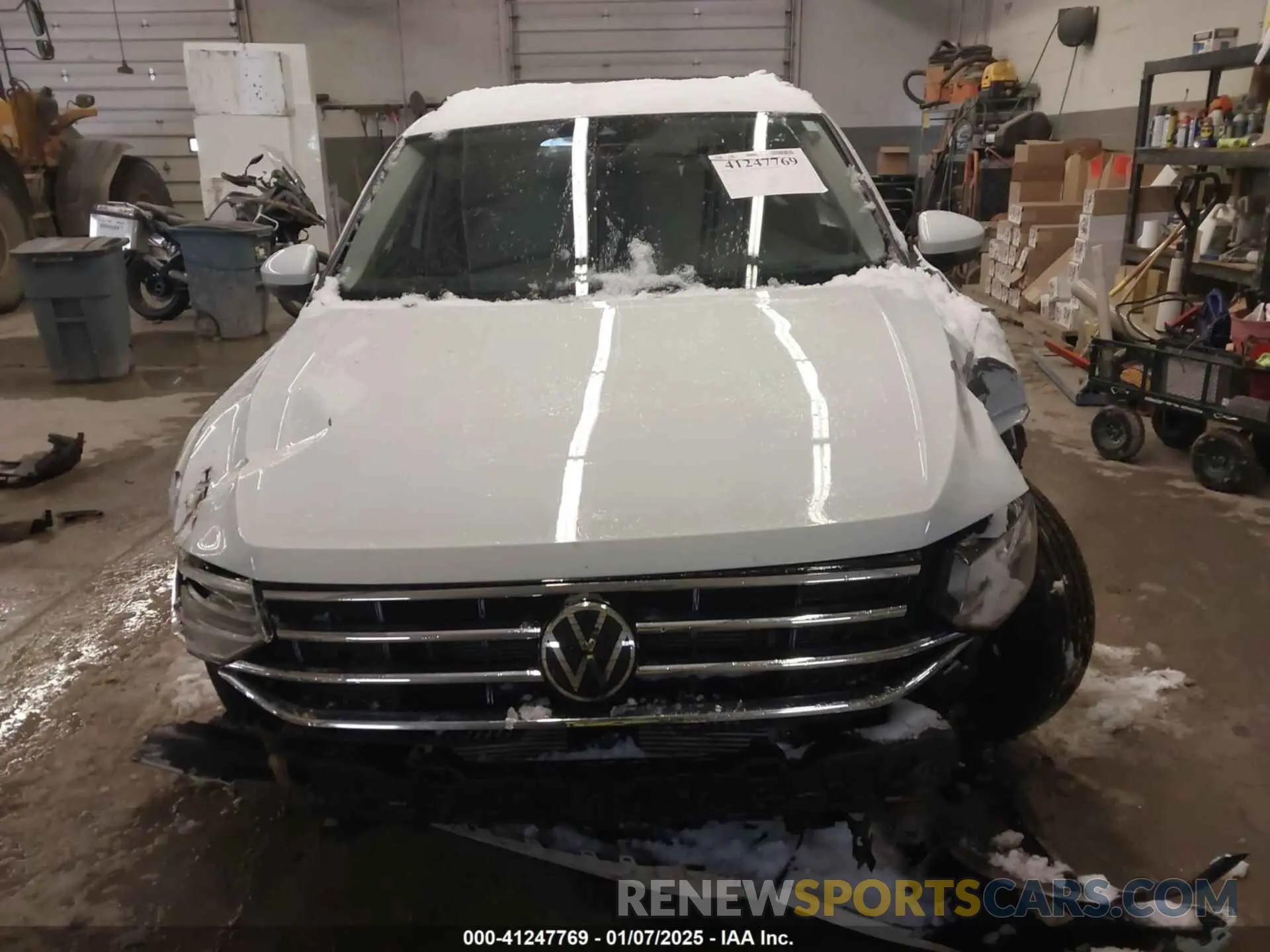 13 Photograph of a damaged car 3VVRB7AX1RM050617 VOLKSWAGEN TIGUAN 2024