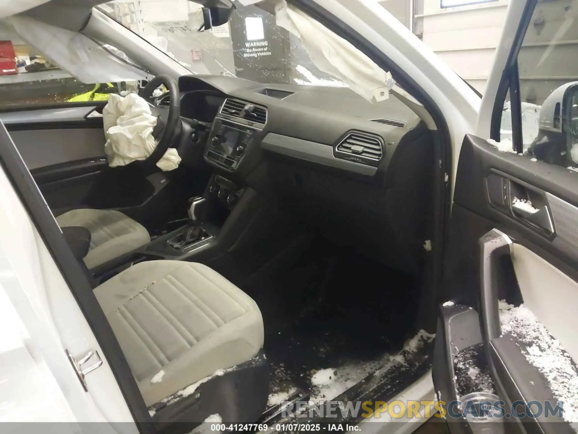 5 Photograph of a damaged car 3VVRB7AX1RM050617 VOLKSWAGEN TIGUAN 2024